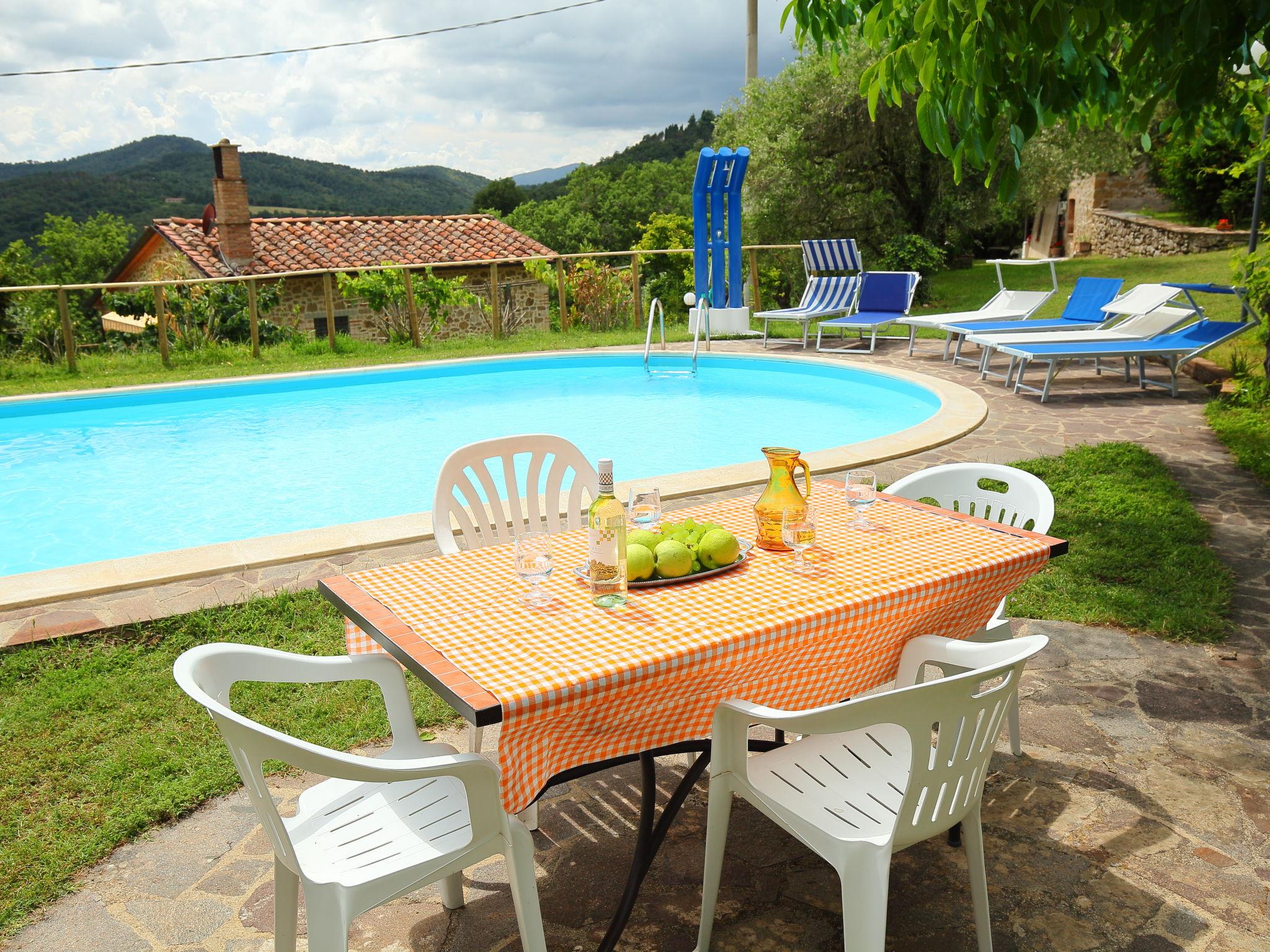 Foto 13 - Casa de 2 habitaciones en Umbertide con piscina y jardín