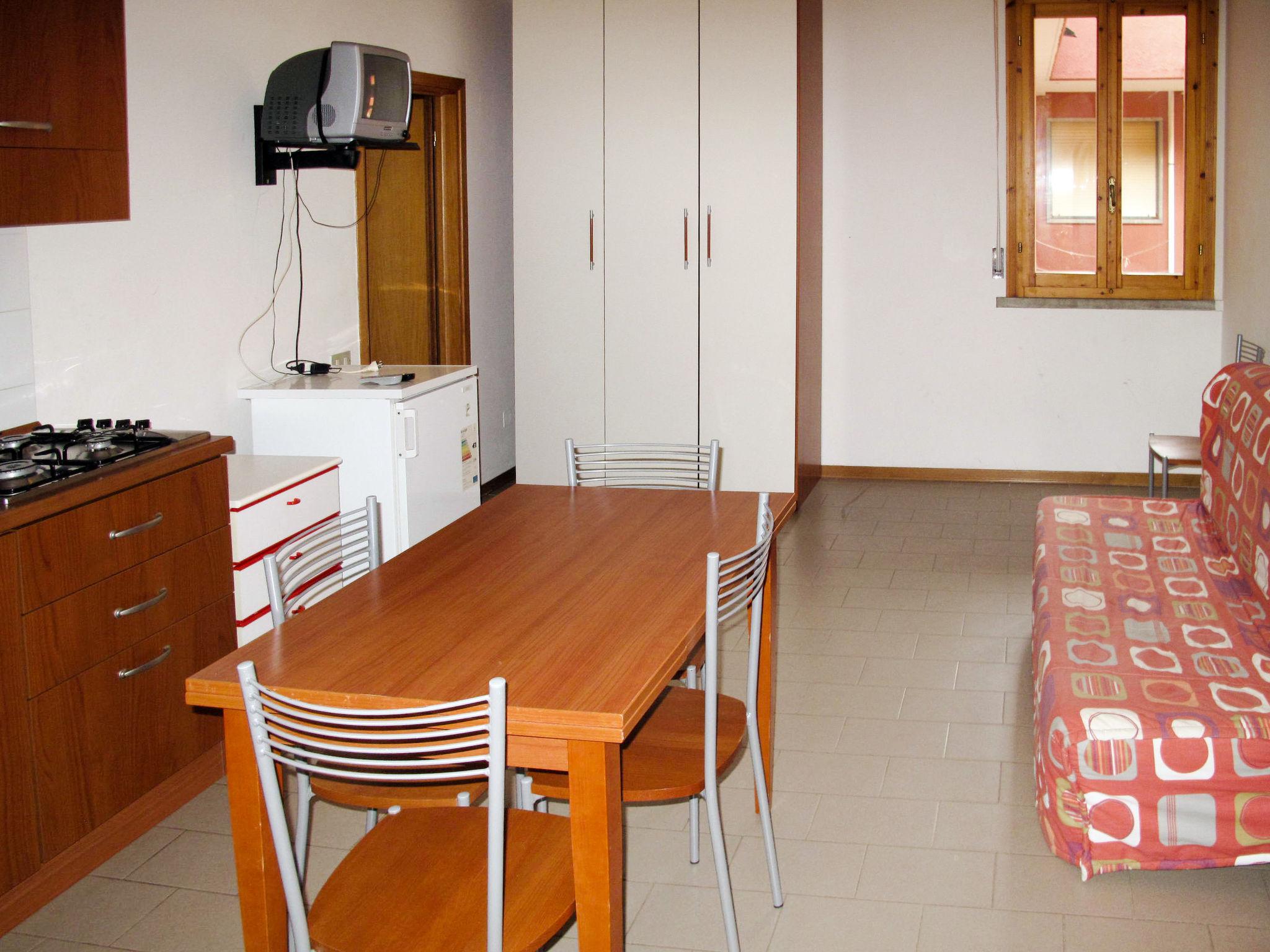 Photo 6 - 1 bedroom Apartment in Bibbona with swimming pool and sea view