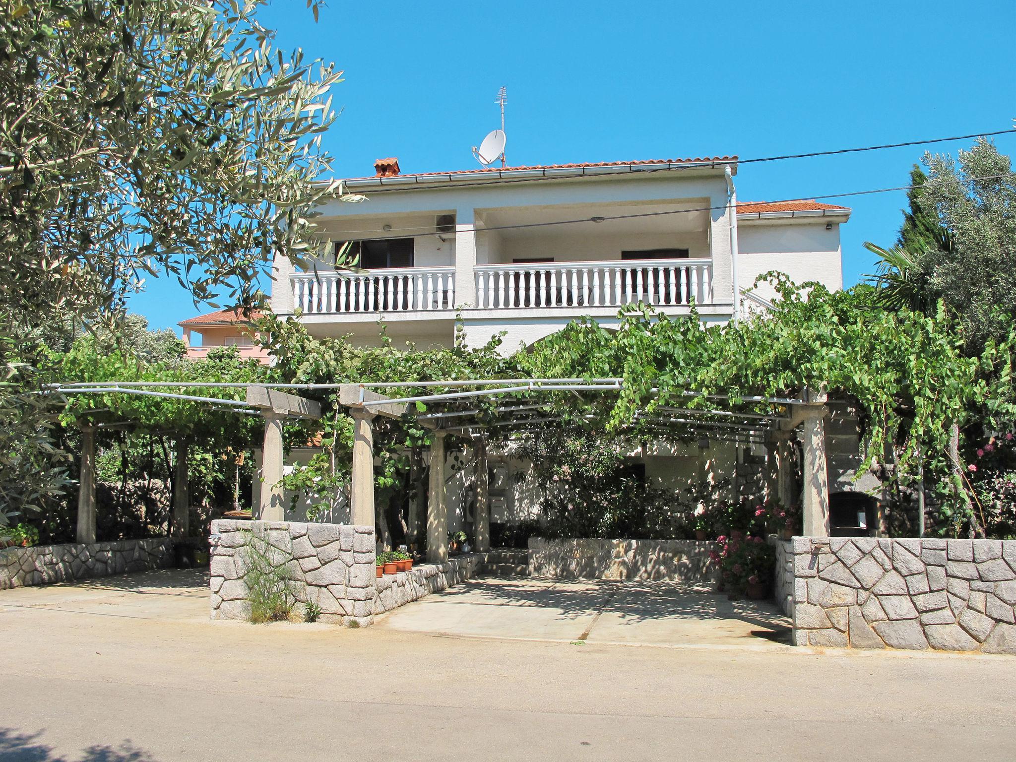 Foto 1 - Apartamento de 2 quartos em Krk com terraço e vistas do mar