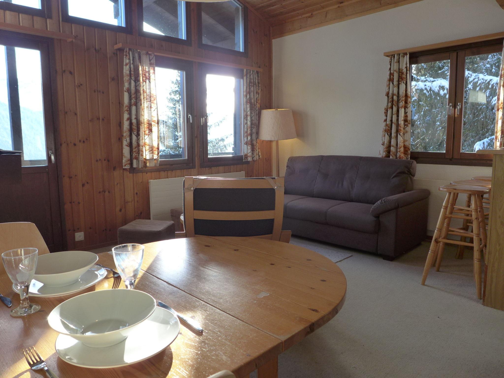 Photo 3 - 2 bedroom Apartment in Gryon with garden and mountain view