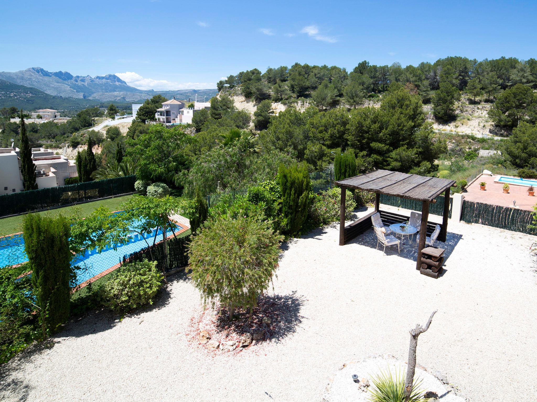 Foto 3 - Casa con 3 camere da letto a Calp con piscina e giardino