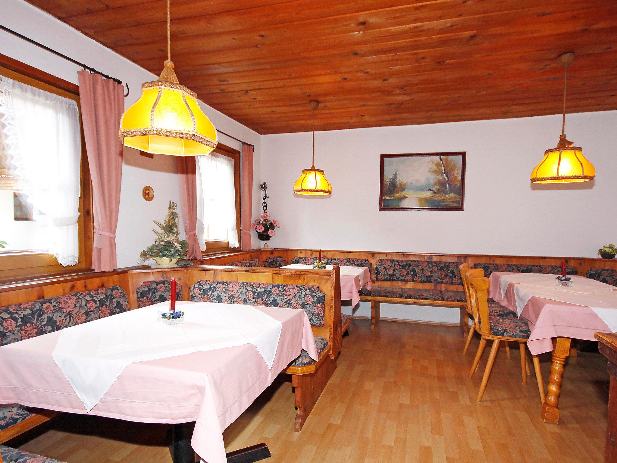 Foto 8 - Casa con 4 camere da letto a Mayrhofen con giardino e vista sulle montagne