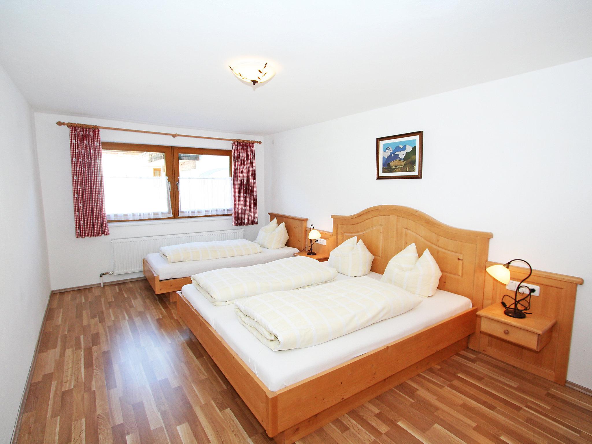 Photo 13 - 4 bedroom House in Mayrhofen with garden and terrace