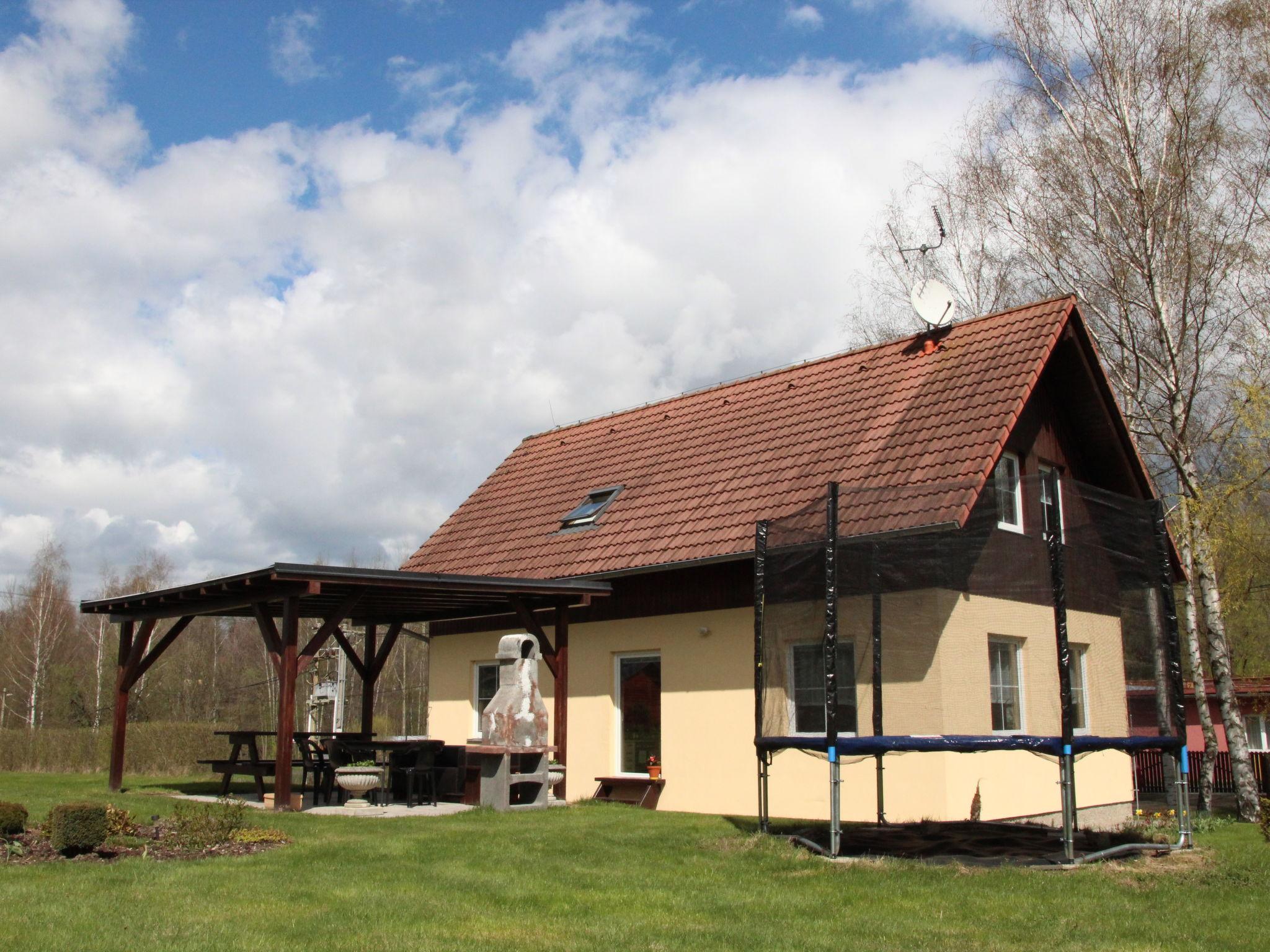 Foto 25 - Casa de 3 habitaciones en Mníšek con jardín