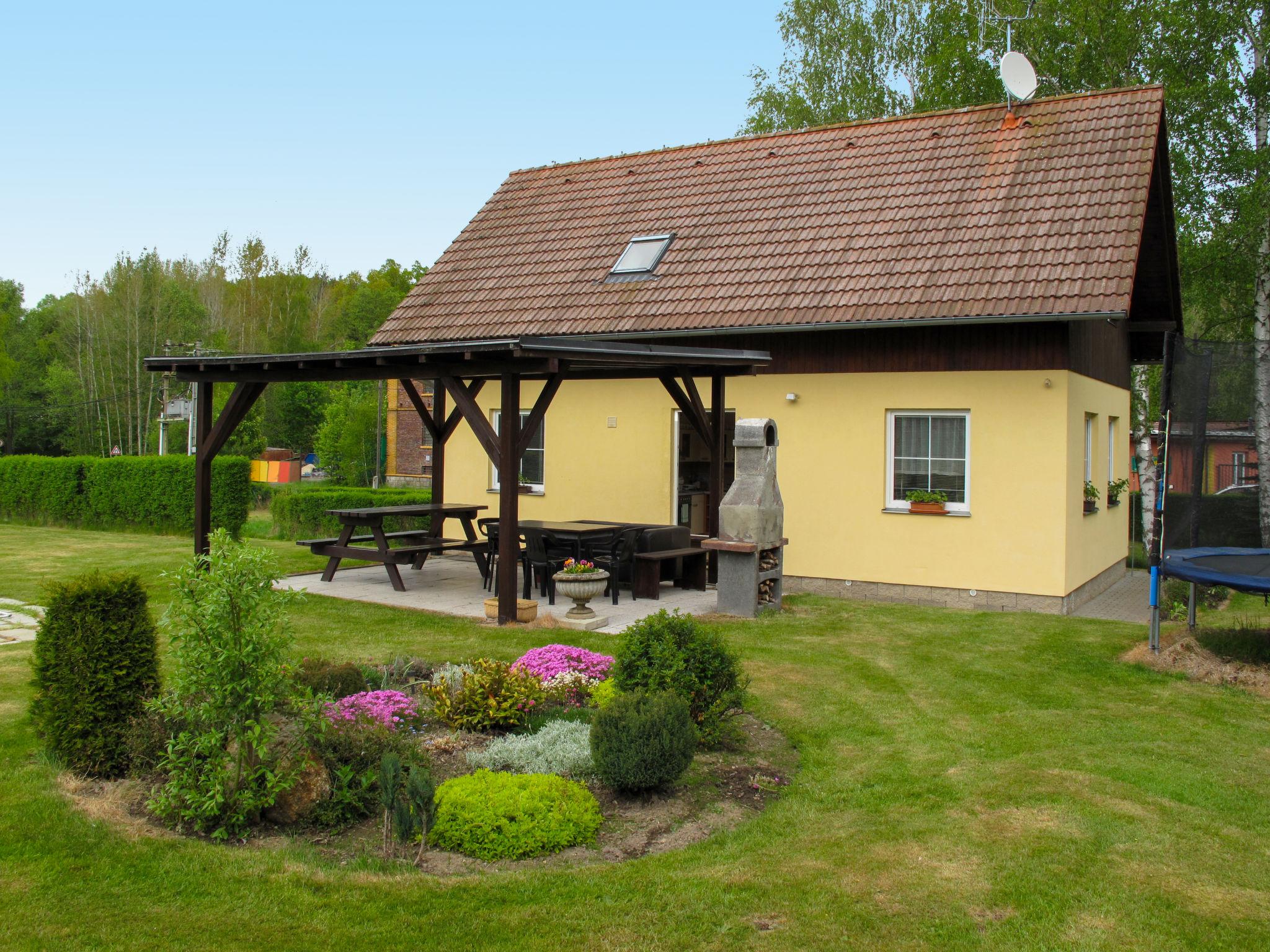 Photo 1 - Maison de 3 chambres à Mníšek avec jardin