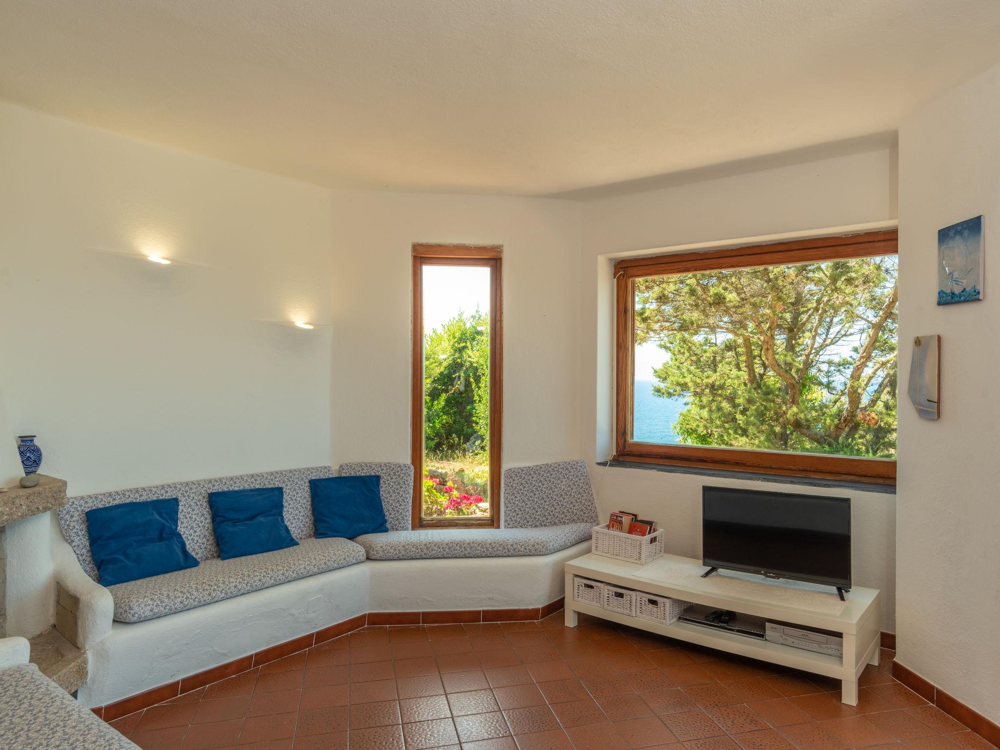 Foto 4 - Casa con 4 camere da letto a Aglientu con giardino e vista mare