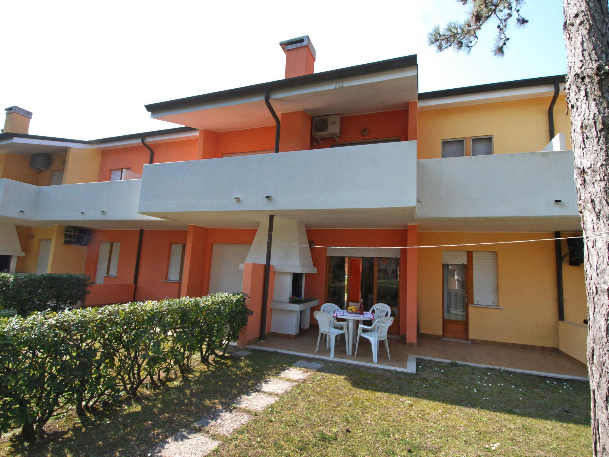 Foto 1 - Apartment mit 2 Schlafzimmern in San Michele al Tagliamento mit schwimmbad und blick aufs meer