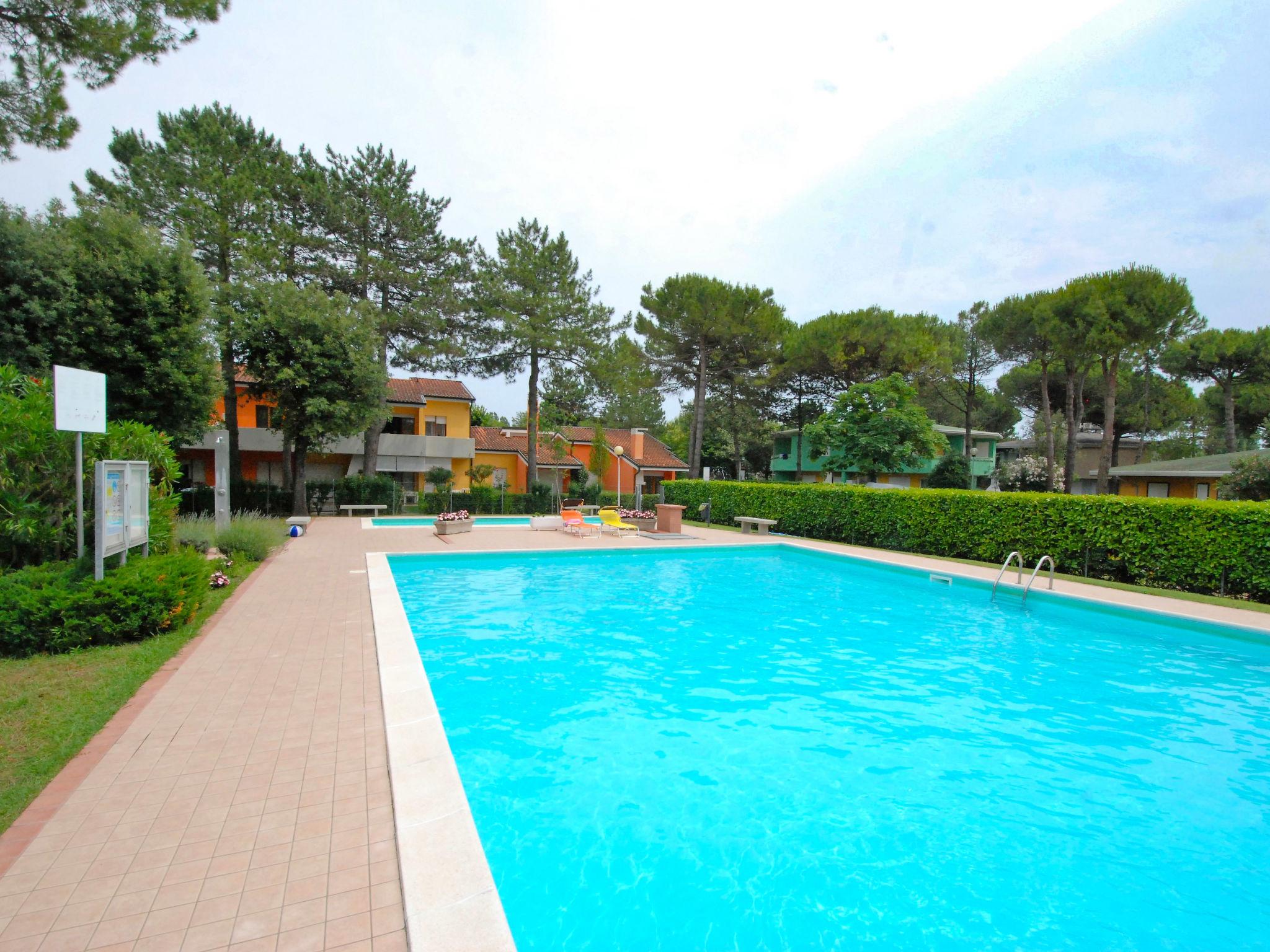 Photo 15 - 2 bedroom Apartment in San Michele al Tagliamento with swimming pool and sea view