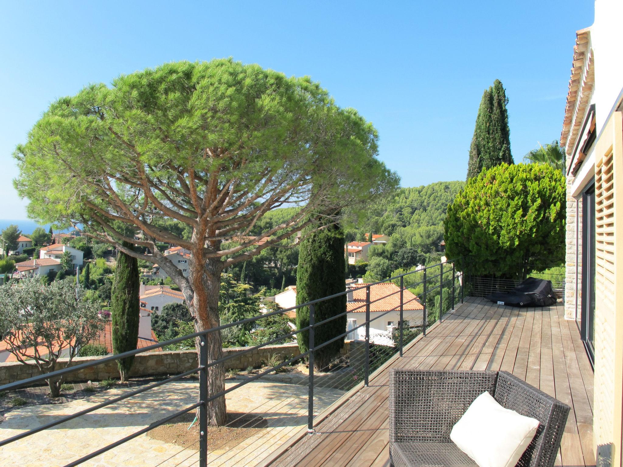 Foto 32 - Casa con 4 camere da letto a Bandol con piscina privata e vista mare