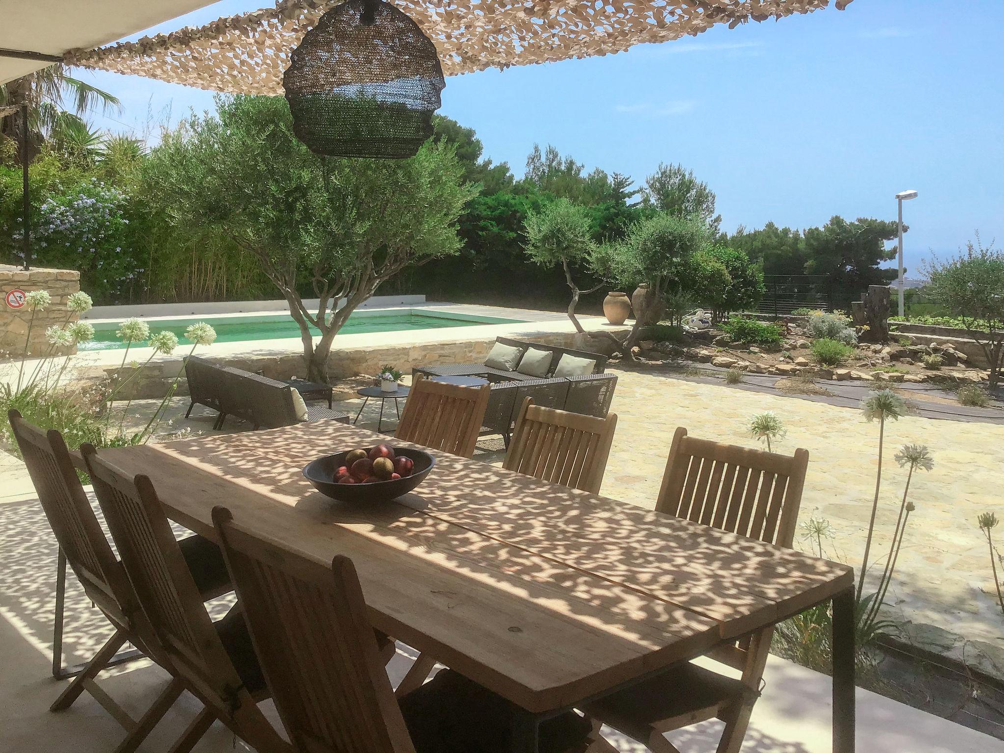 Photo 2 - 4 bedroom House in Bandol with private pool and sea view