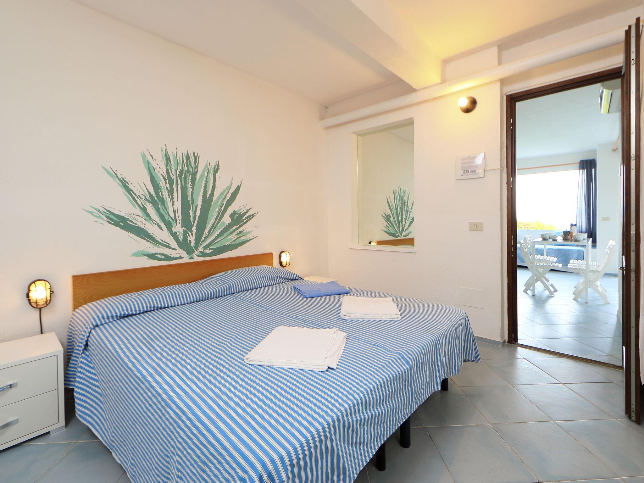 Photo 10 - 1 bedroom Apartment in Golfo Aranci with garden