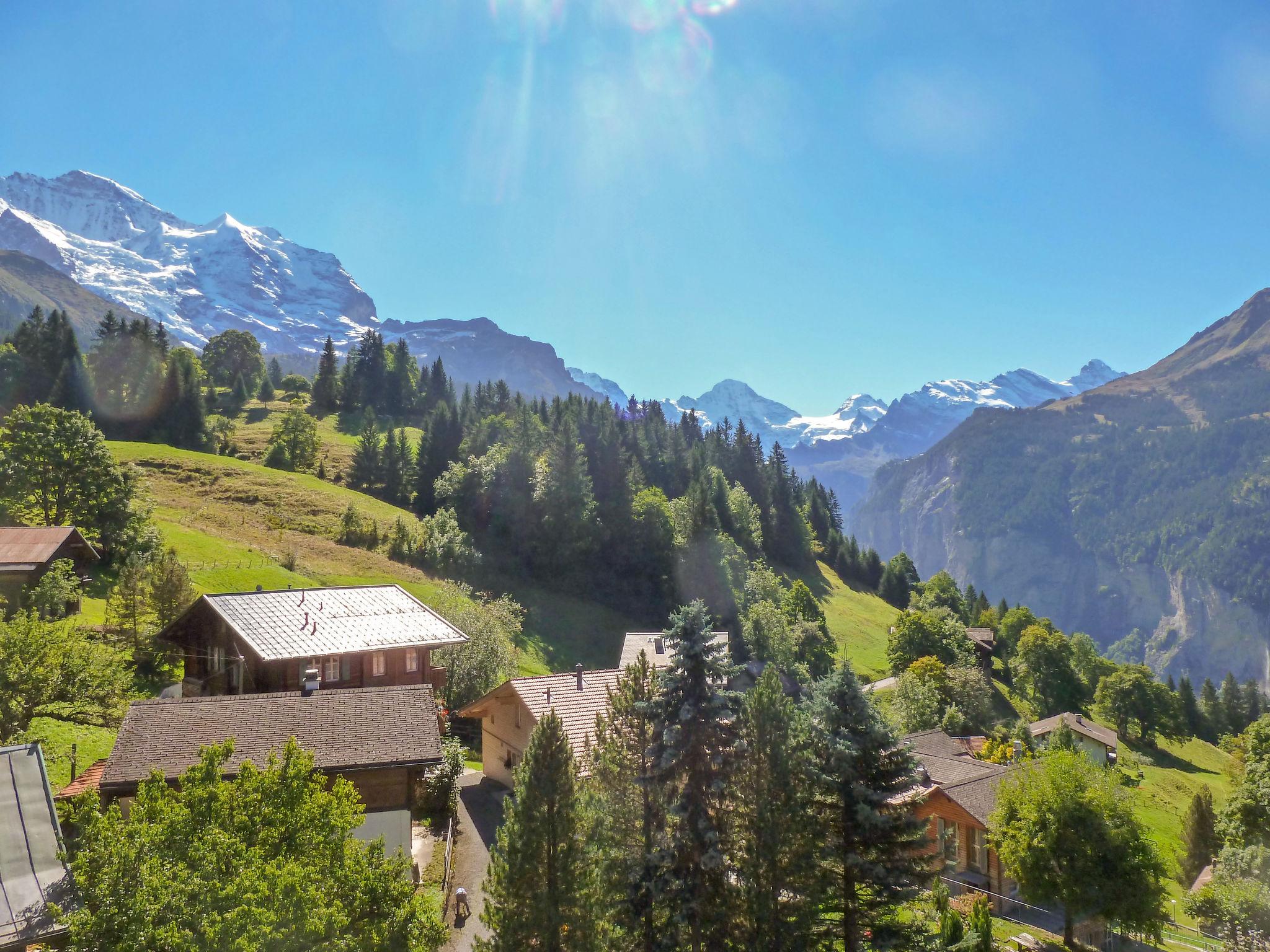 Foto 15 - Apartamento de 2 habitaciones en Lauterbrunnen con vistas a la montaña