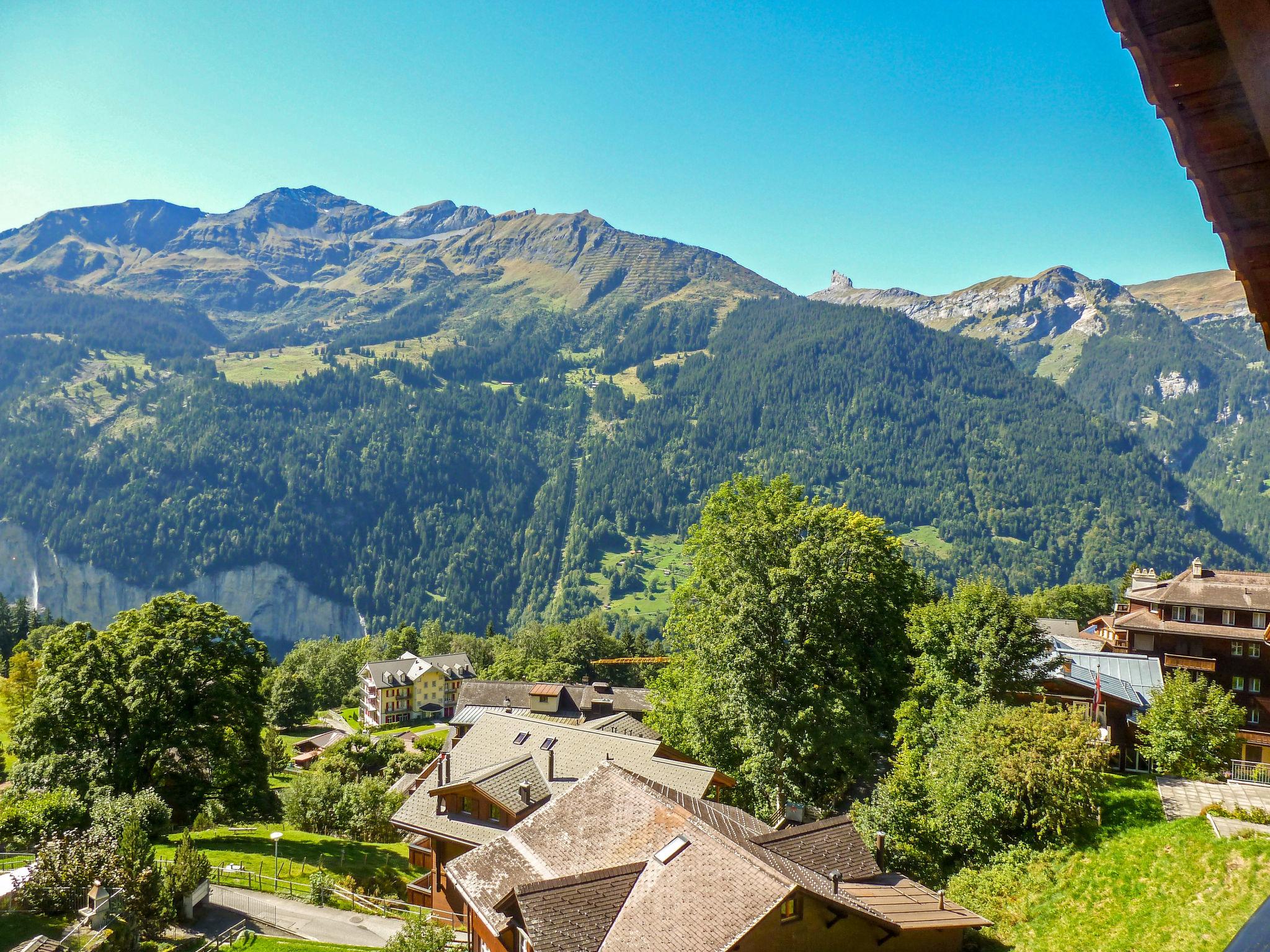 Foto 17 - Appartamento con 2 camere da letto a Lauterbrunnen