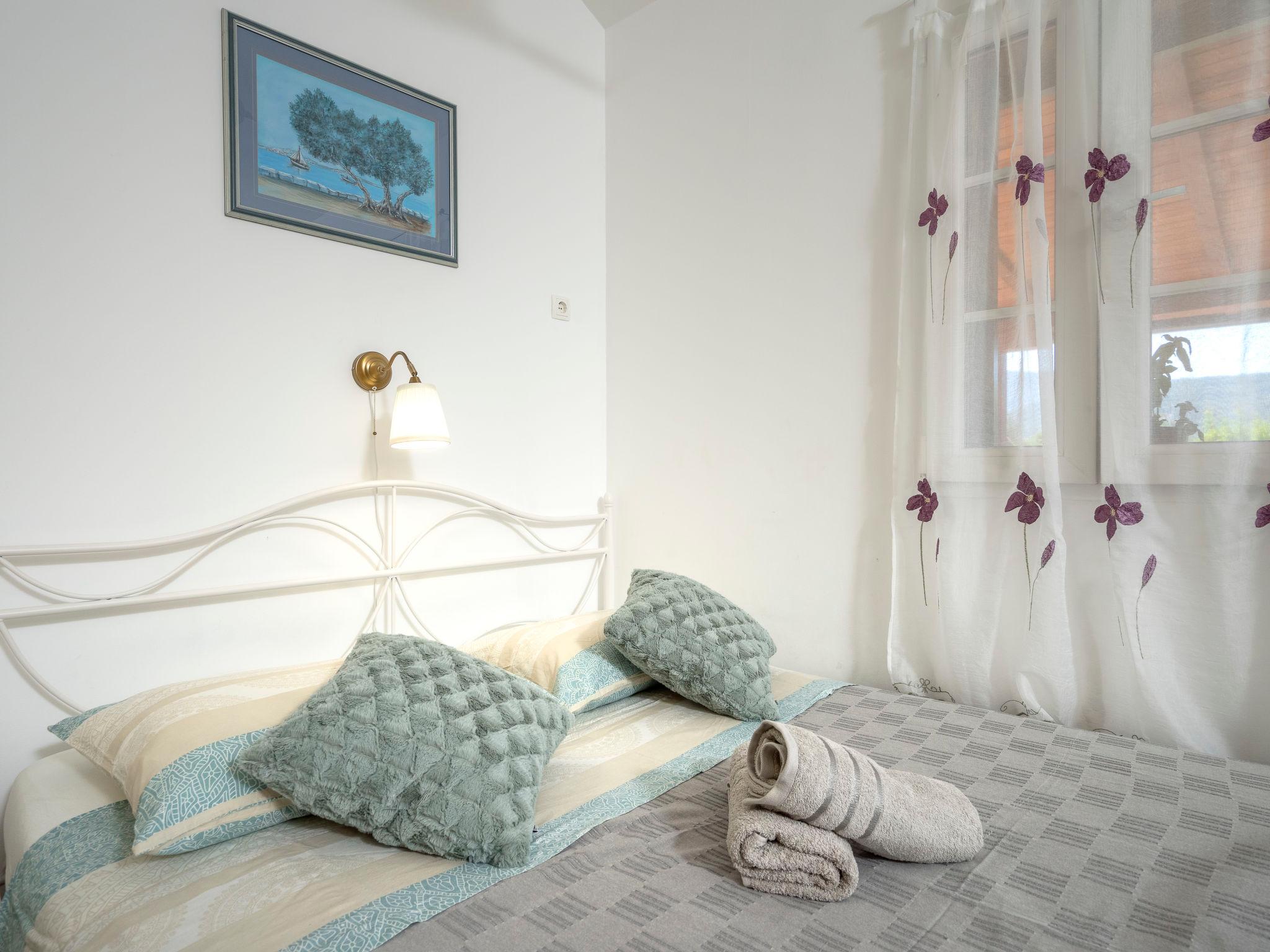 Photo 11 - House in Stari Grad with private pool and sea view