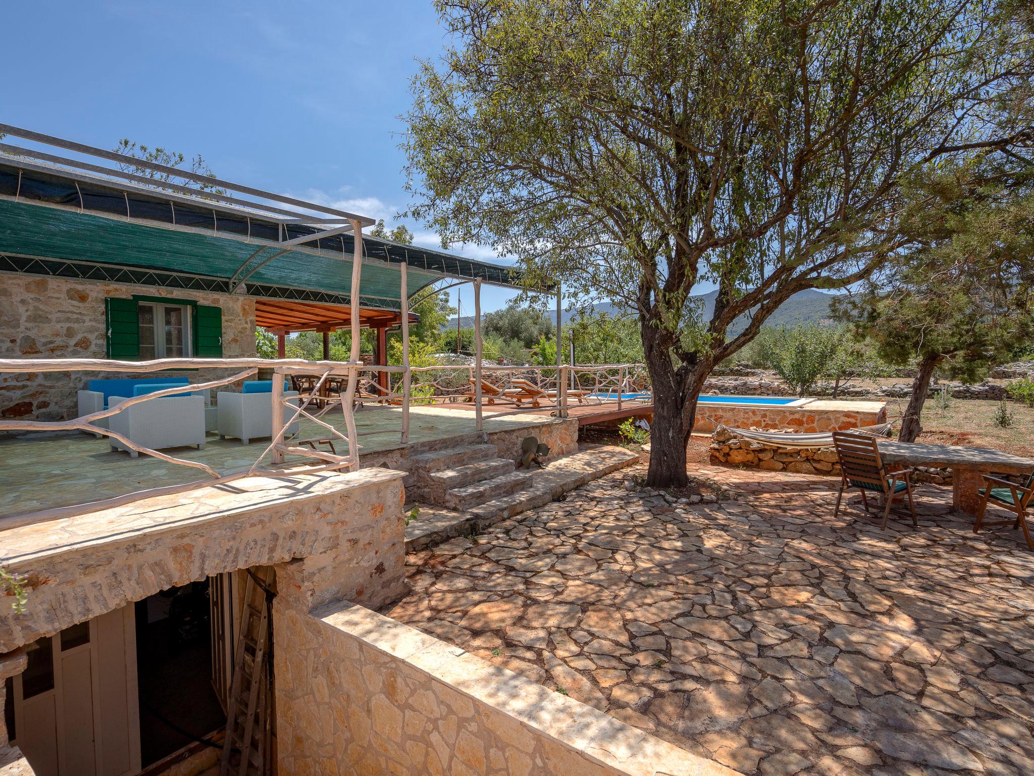 Photo 19 - Maison en Stari Grad avec piscine privée et vues à la mer