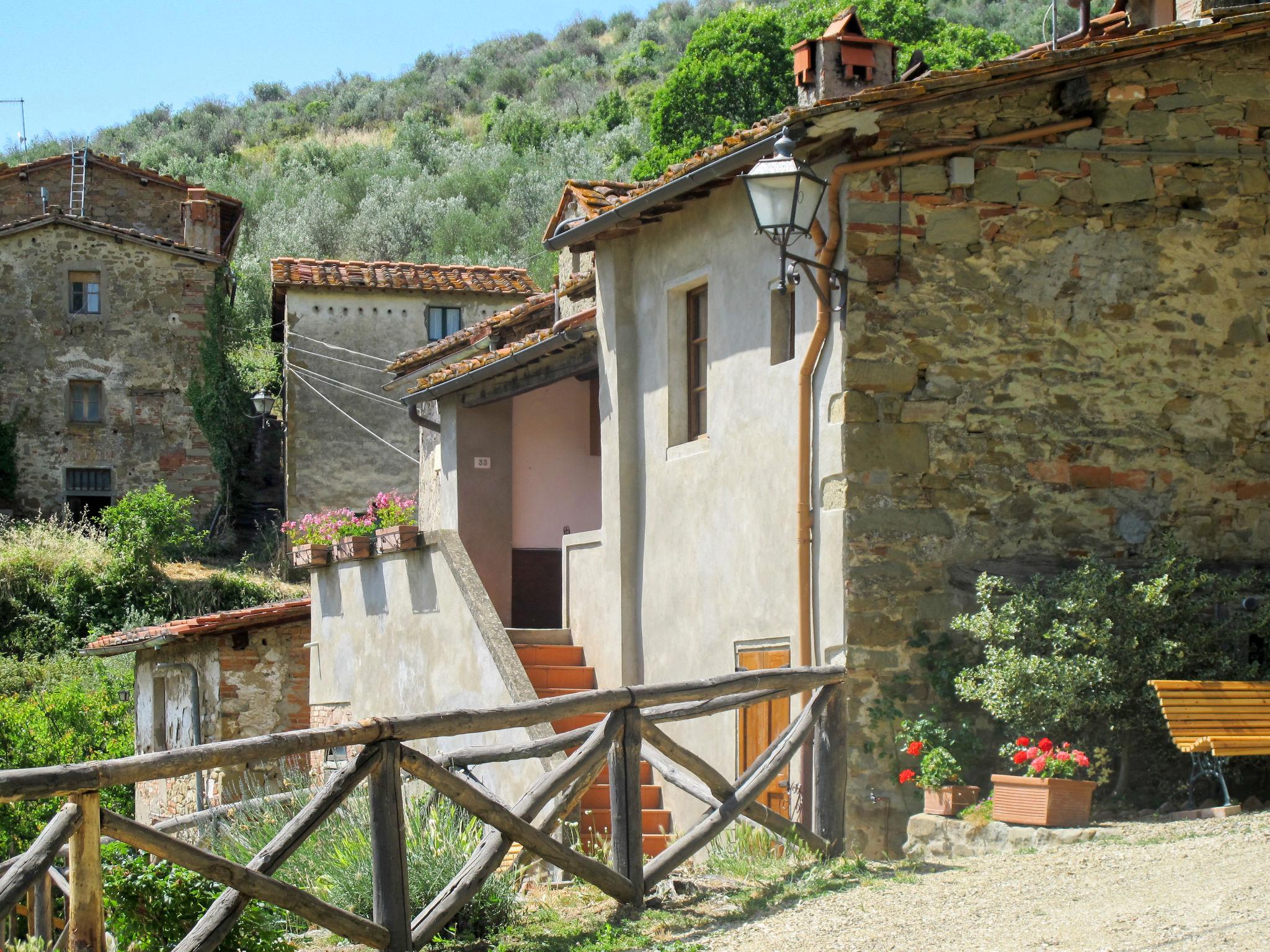 Photo 9 - Maison de 2 chambres à Castelfranco Piandiscò avec piscine et jardin