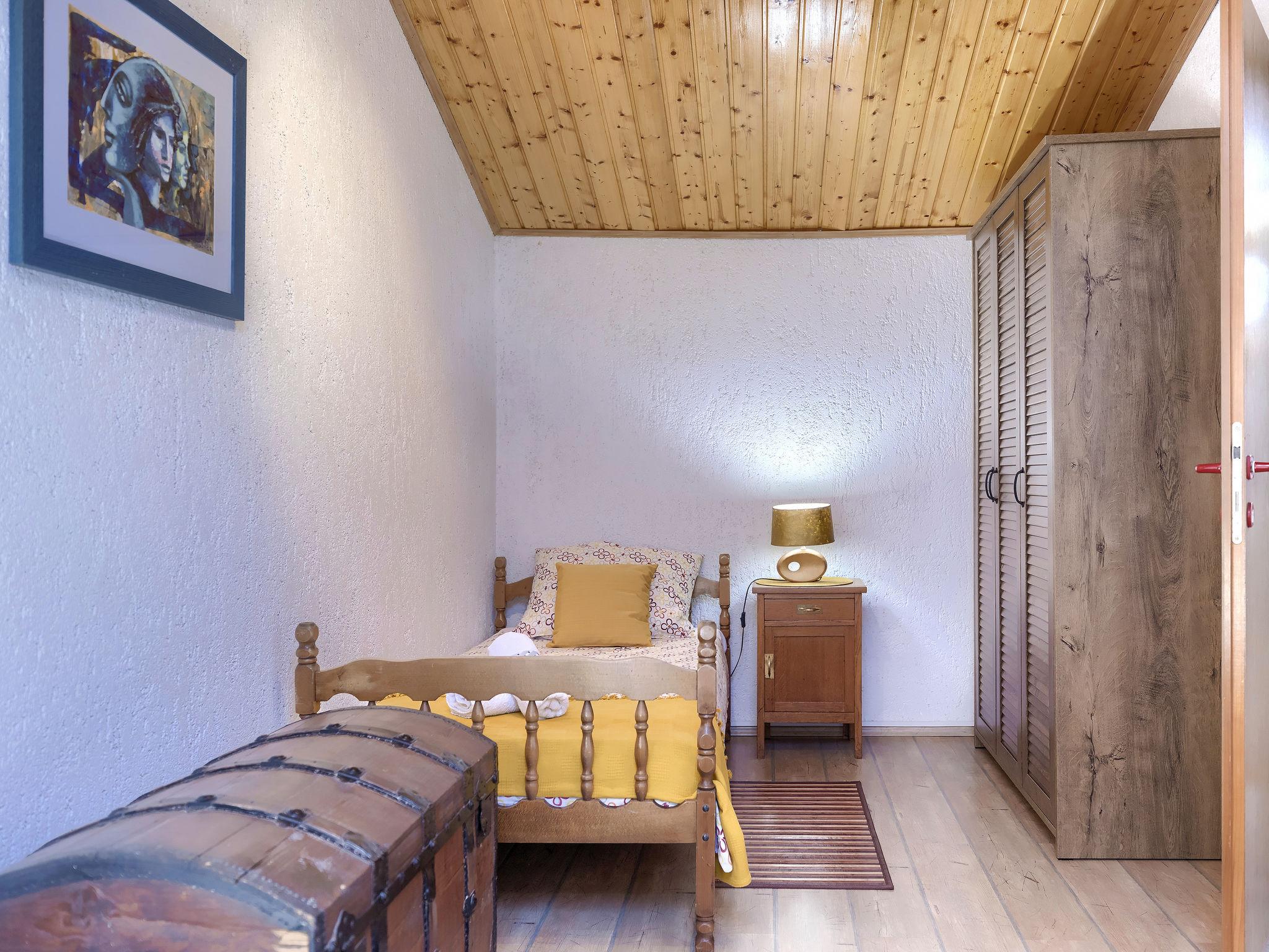 Foto 30 - Casa con 2 camere da letto a Svetvinčenat con piscina privata e vista mare