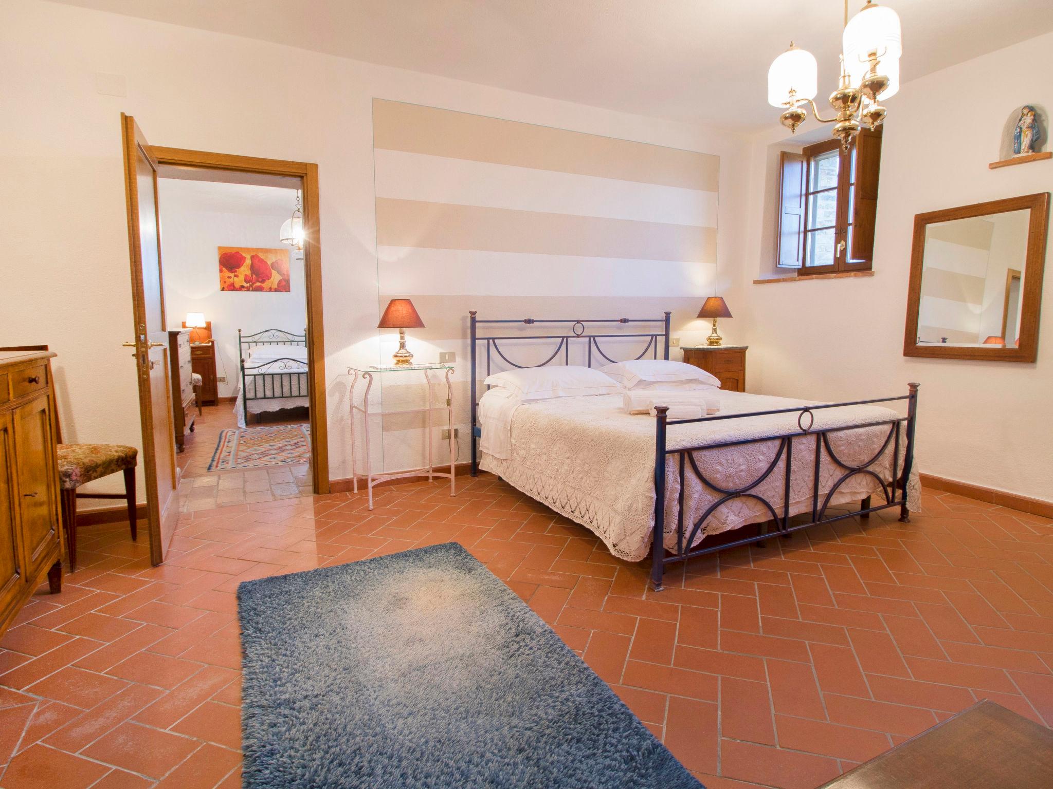 Photo 21 - 2 bedroom Apartment in Rapolano Terme with swimming pool and garden