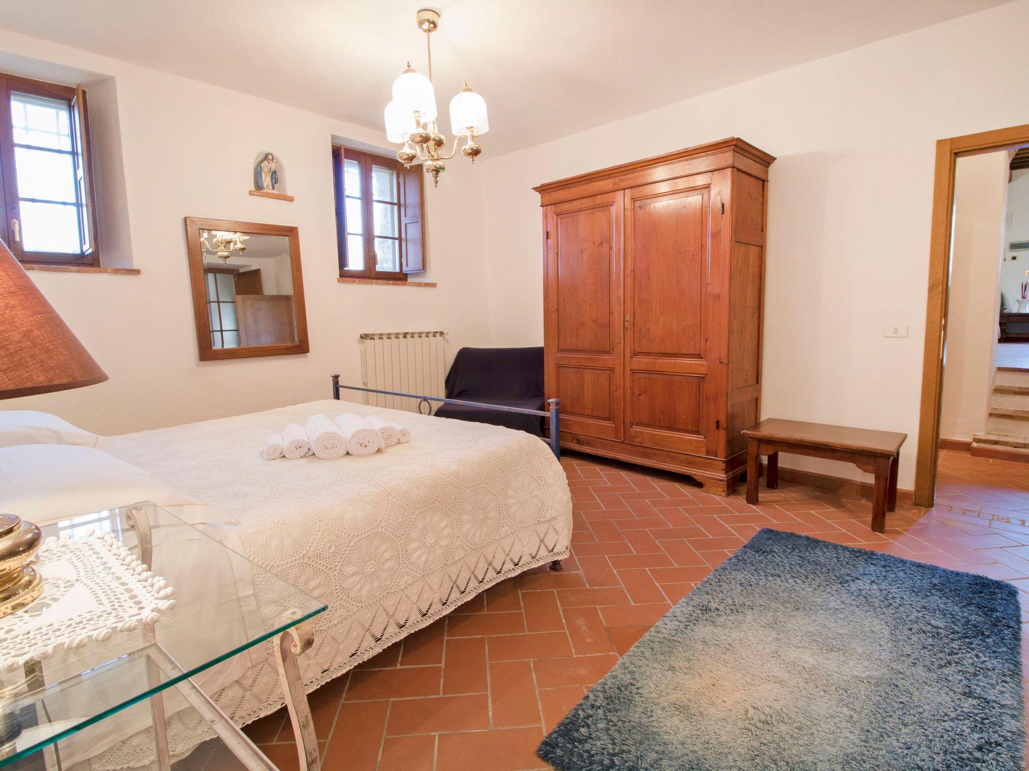 Photo 14 - 2 bedroom Apartment in Rapolano Terme with swimming pool and garden