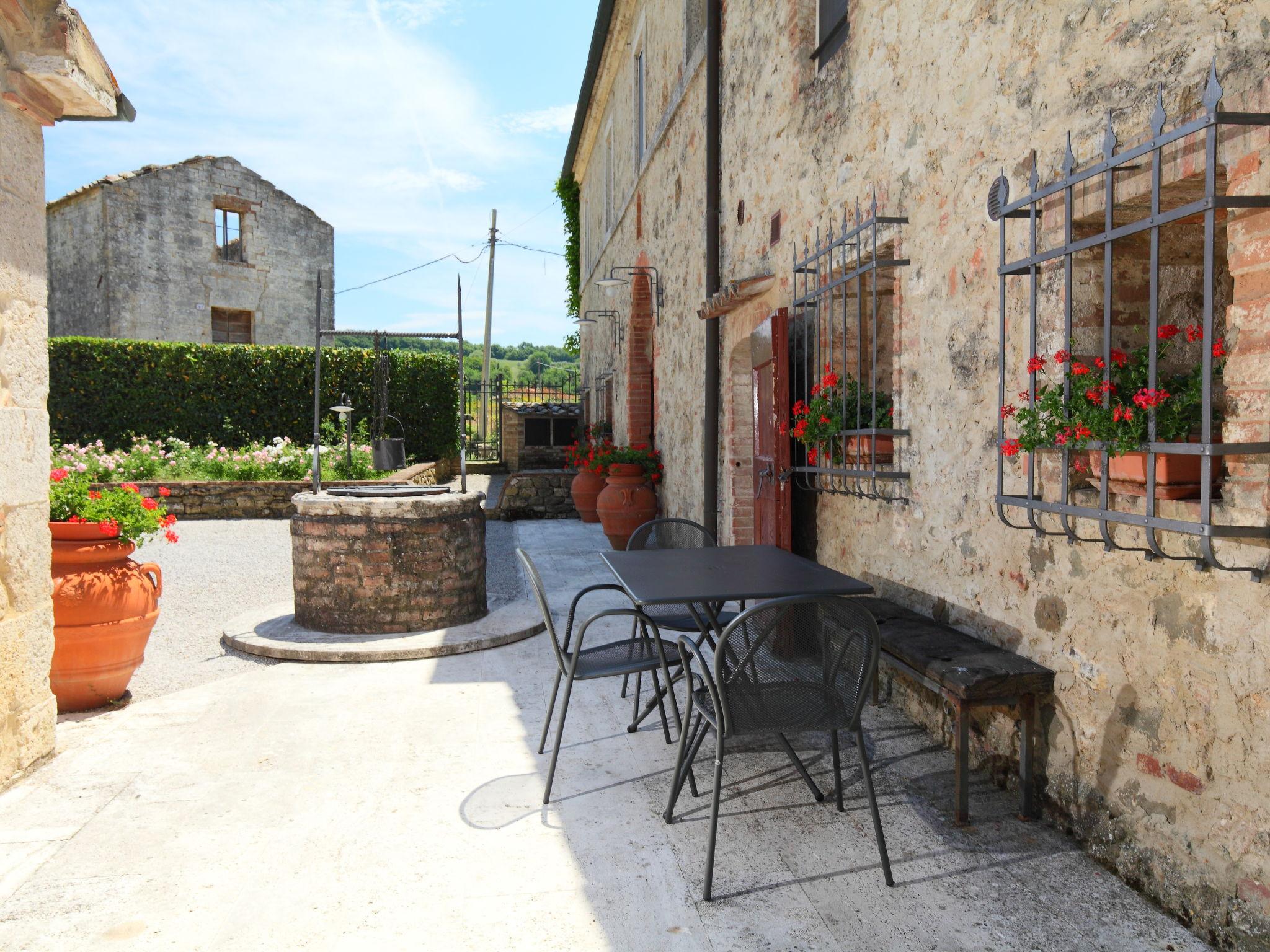 Foto 25 - Appartamento con 2 camere da letto a Rapolano Terme con piscina e giardino