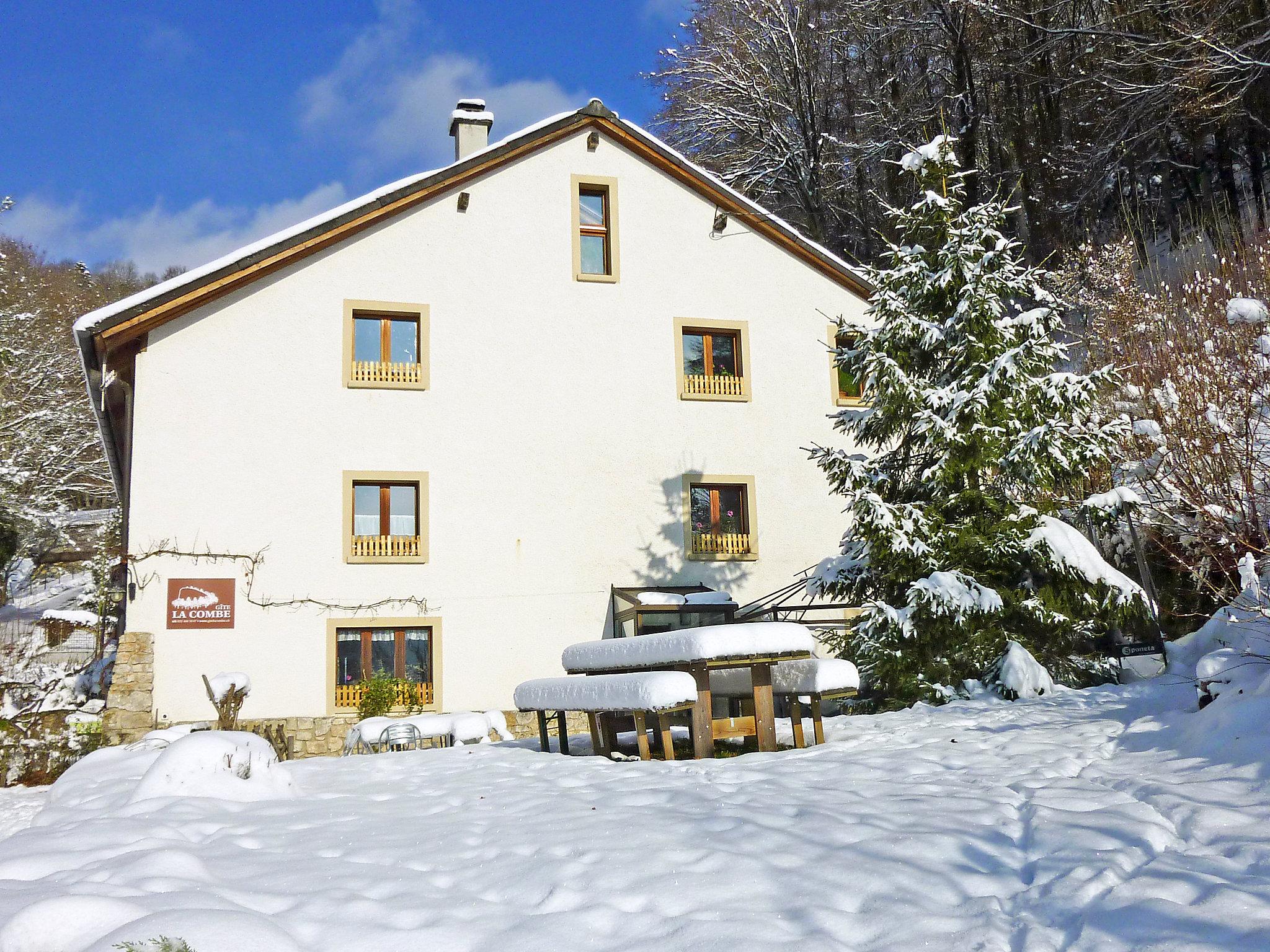 Foto 7 - Apartamento en Clos du Doubs con jardín