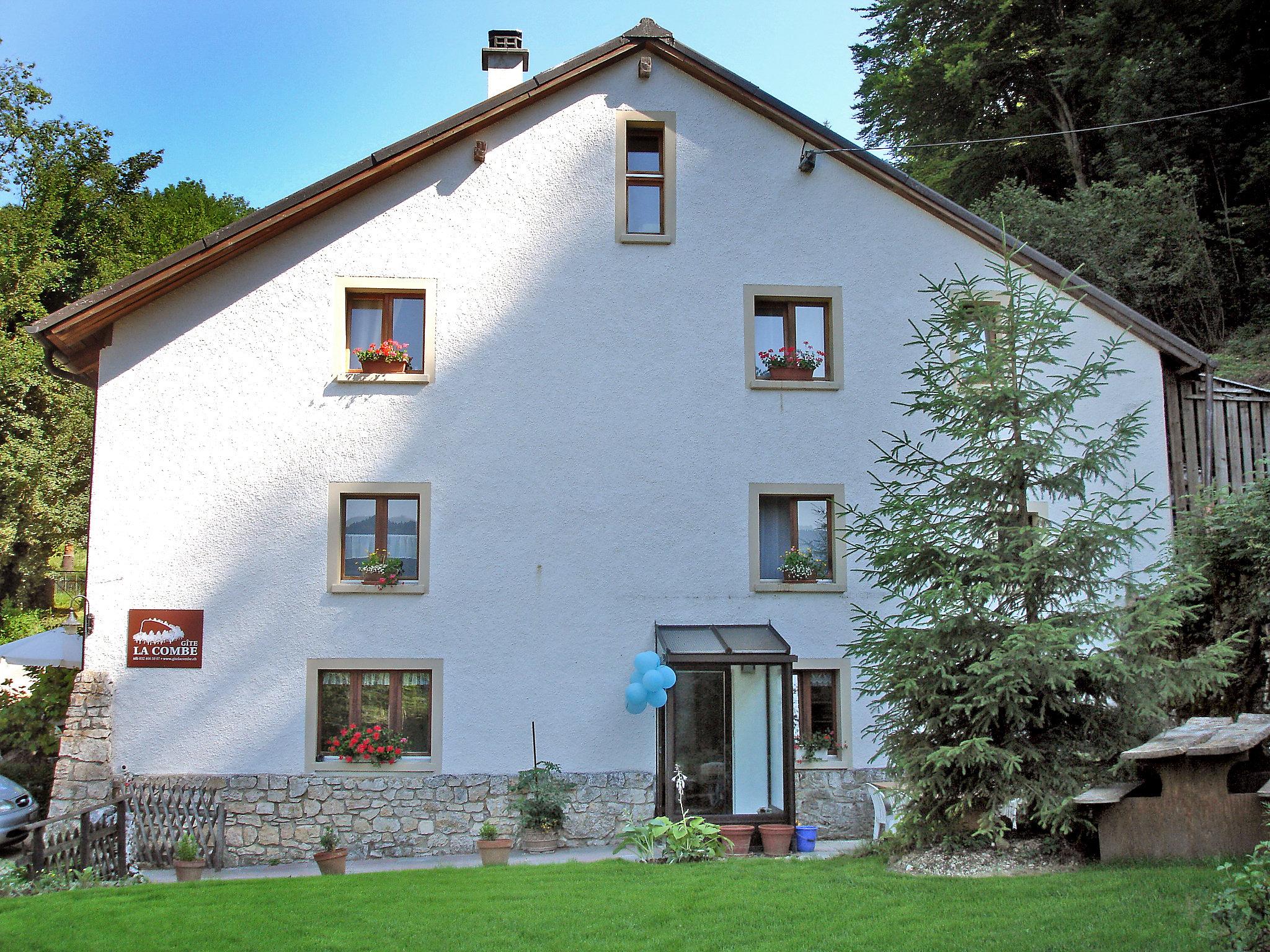 Foto 1 - Apartamento de 4 habitaciones en Clos du Doubs con jardín