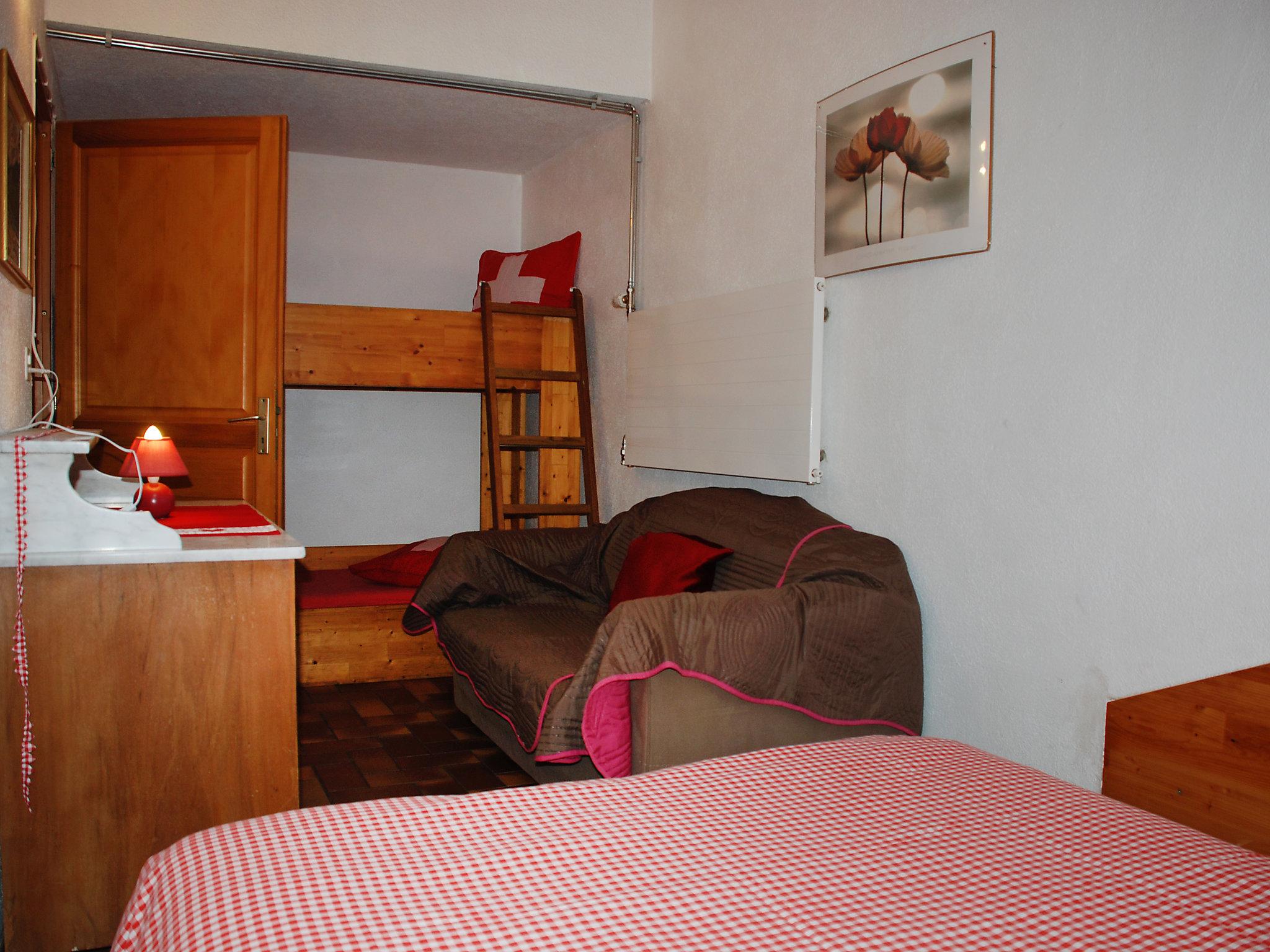 Foto 7 - Apartamento de 4 quartos em Clos du Doubs com jardim