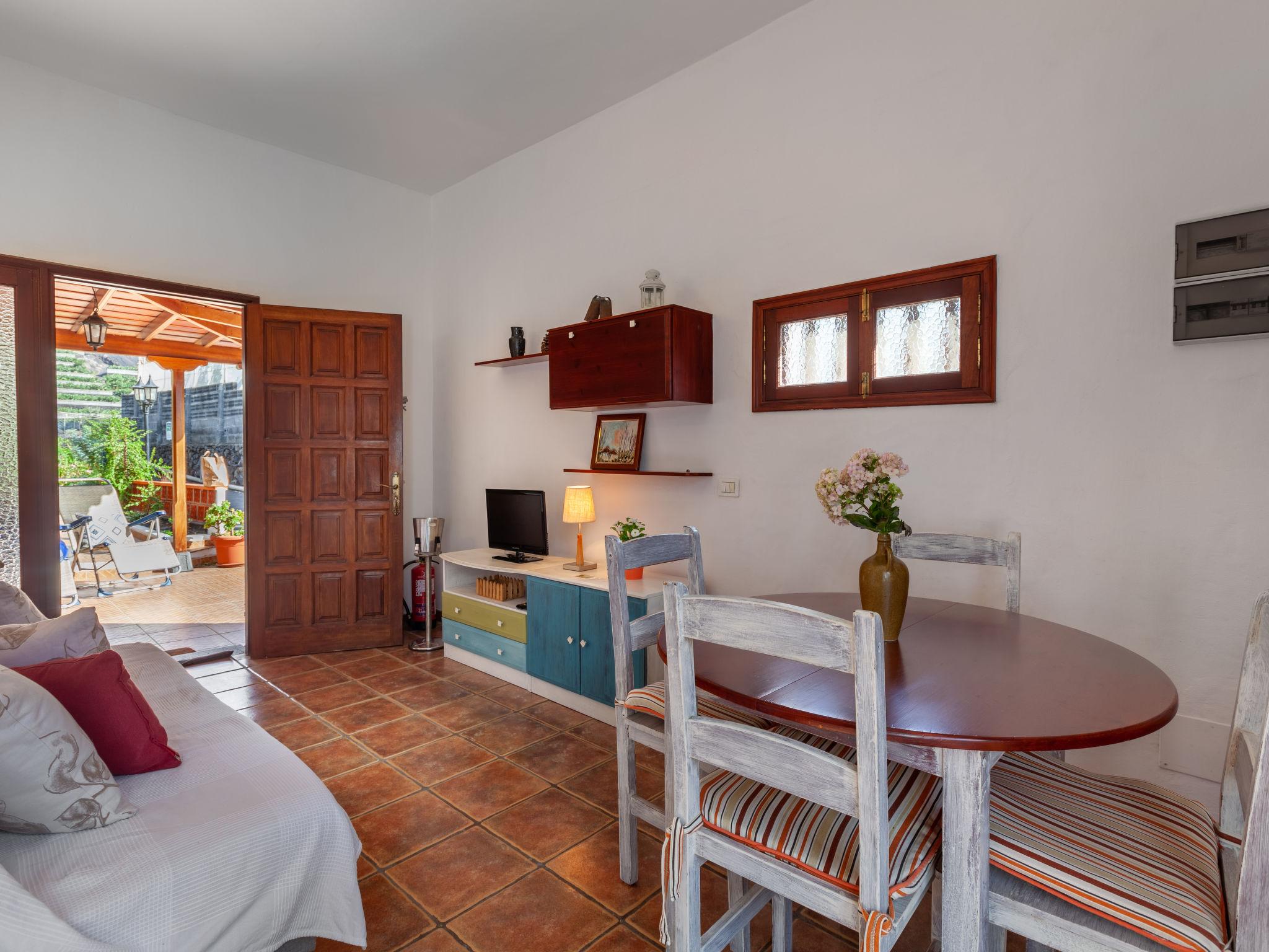 Foto 10 - Casa con 2 camere da letto a Fuencaliente de la Palma con giardino e terrazza