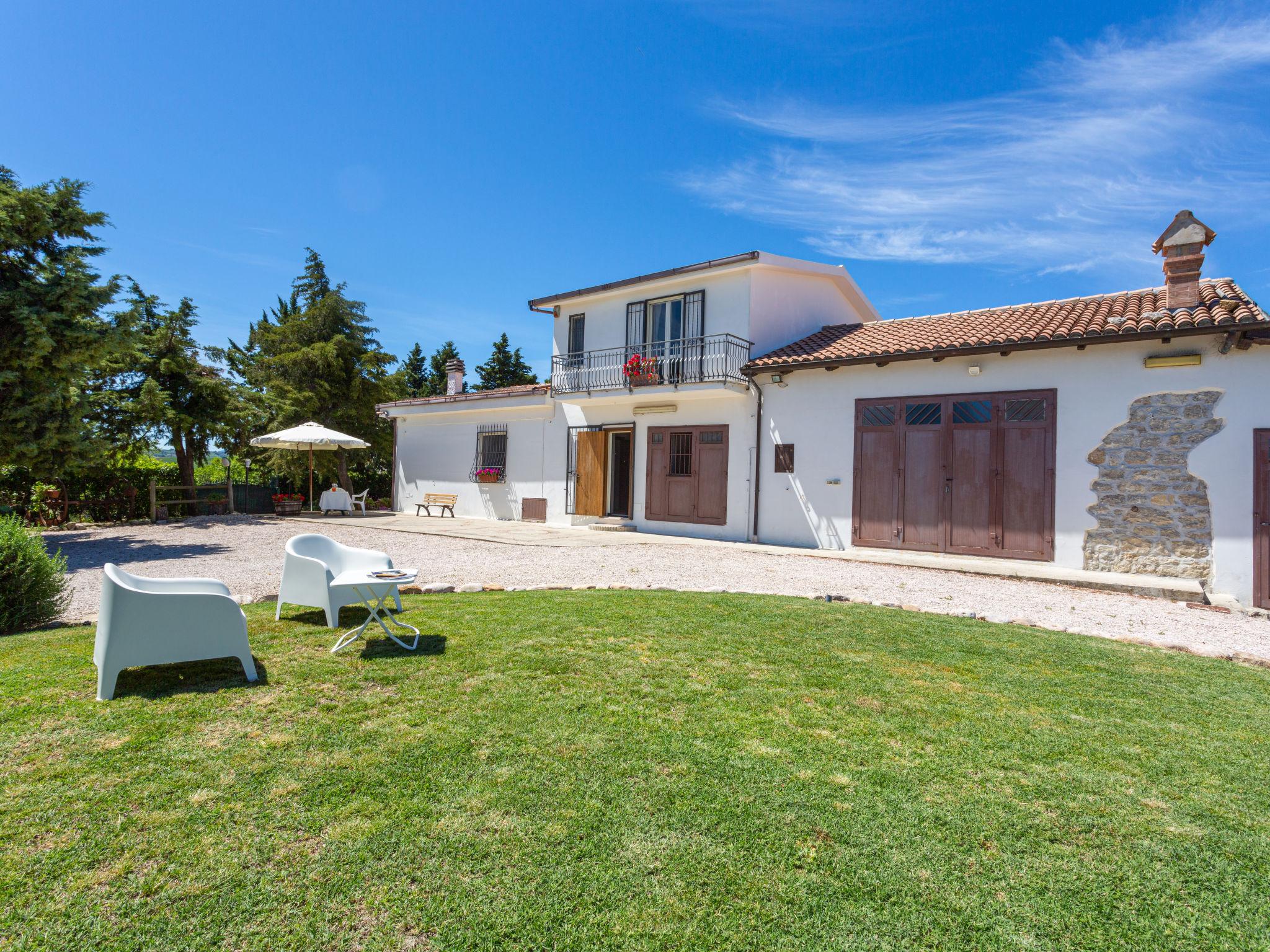 Photo 35 - Maison de 4 chambres à Montenero di Bisaccia avec piscine privée et jardin