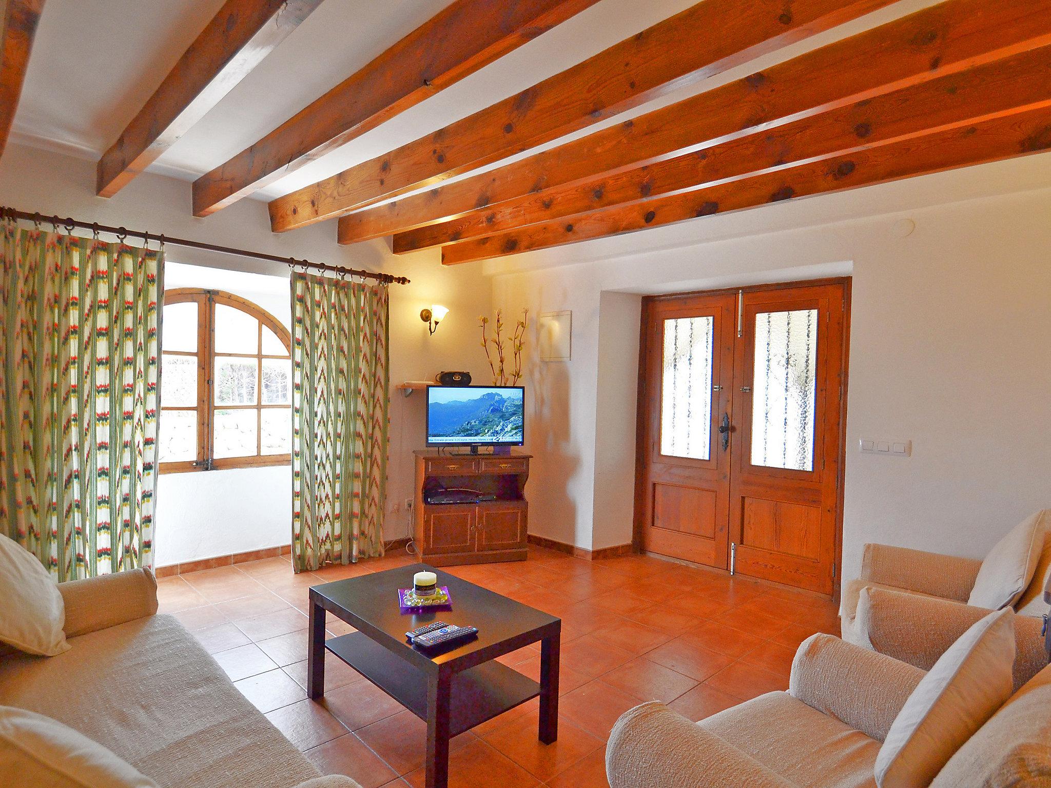 Photo 5 - 4 bedroom House in Pollença with private pool and garden