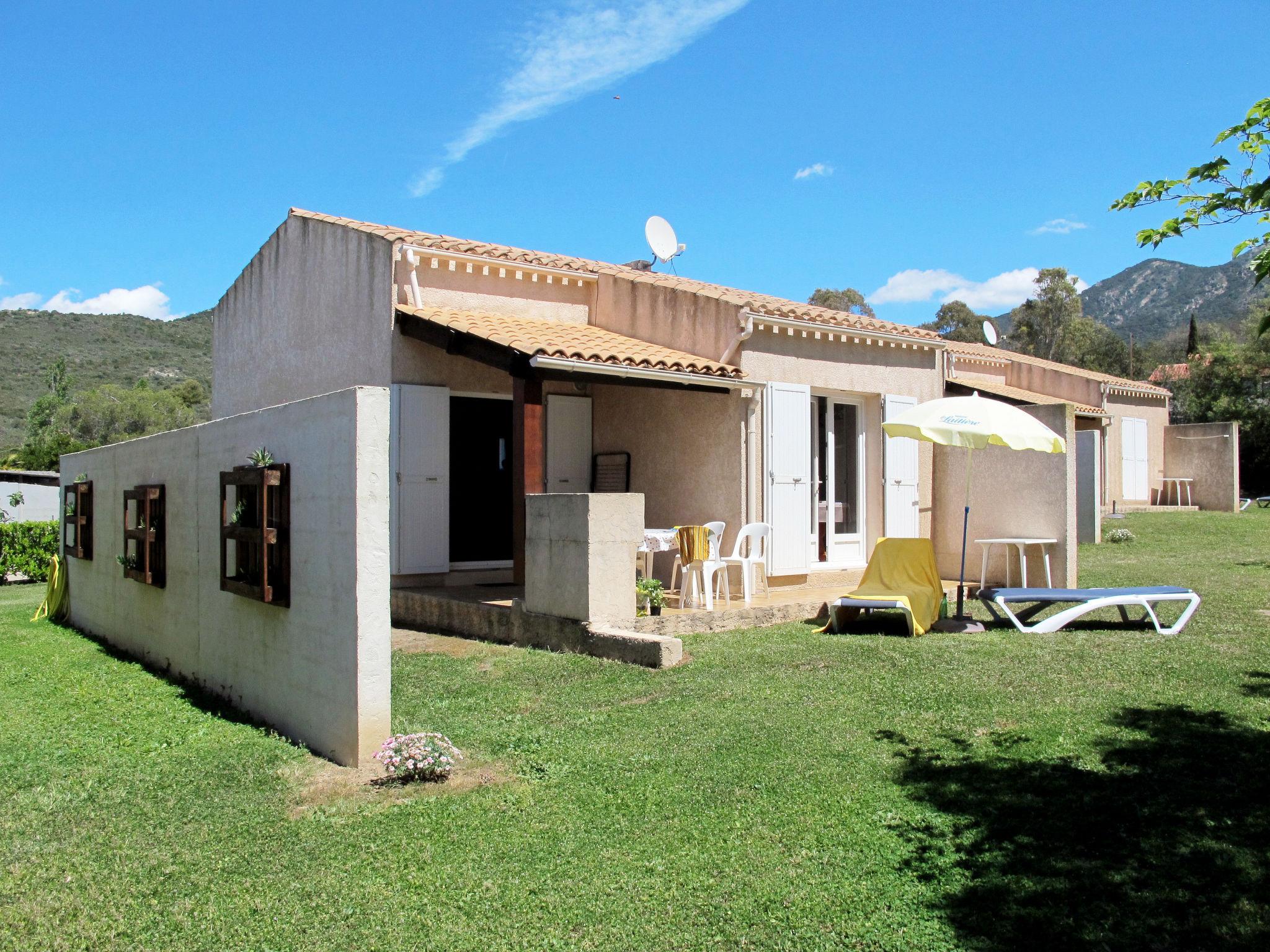 Foto 1 - Casa de 1 habitación en Coggia con jardín y vistas al mar