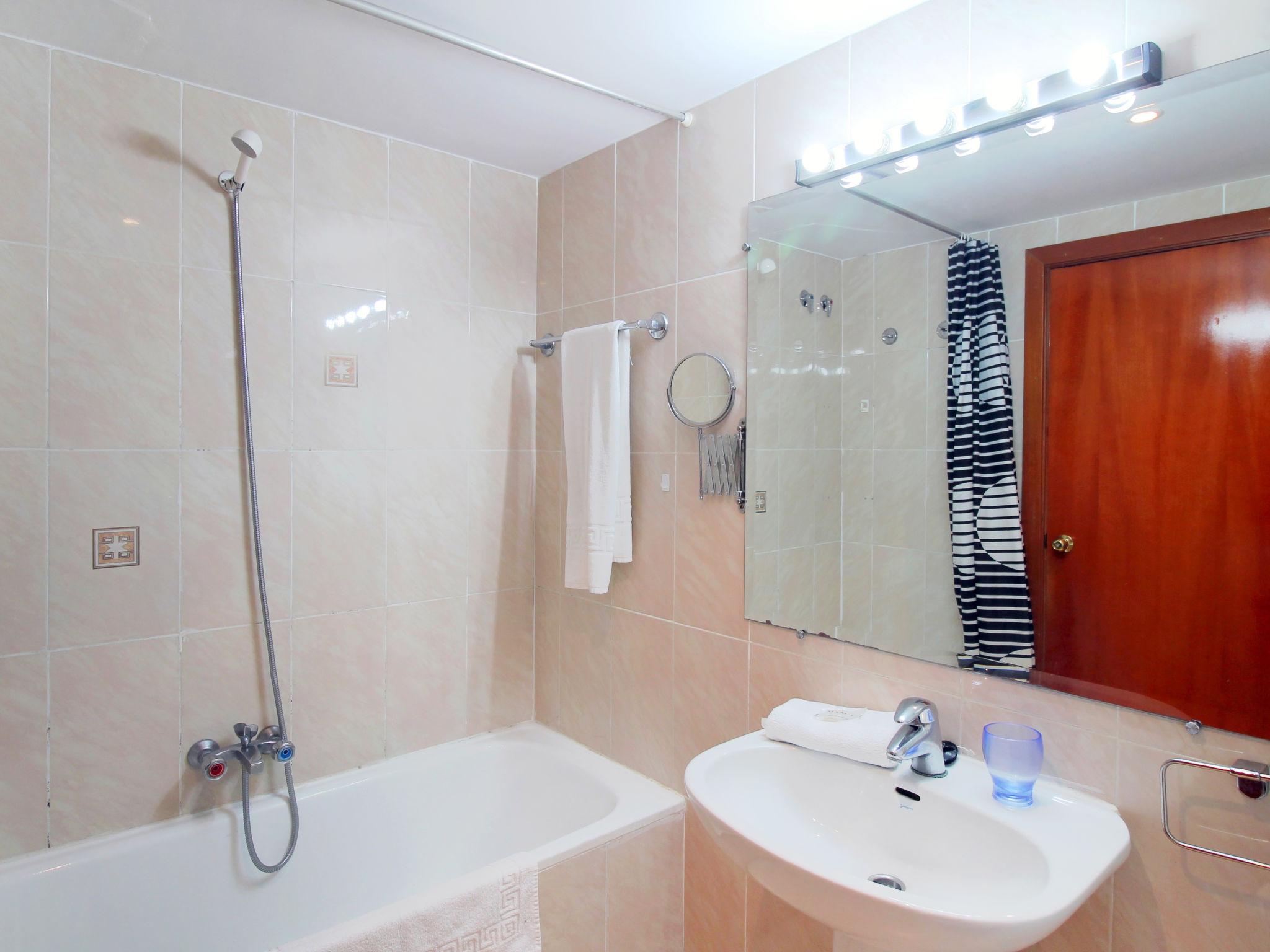 Foto 17 - Apartamento de 1 quarto em Benidorm com piscina e jardim