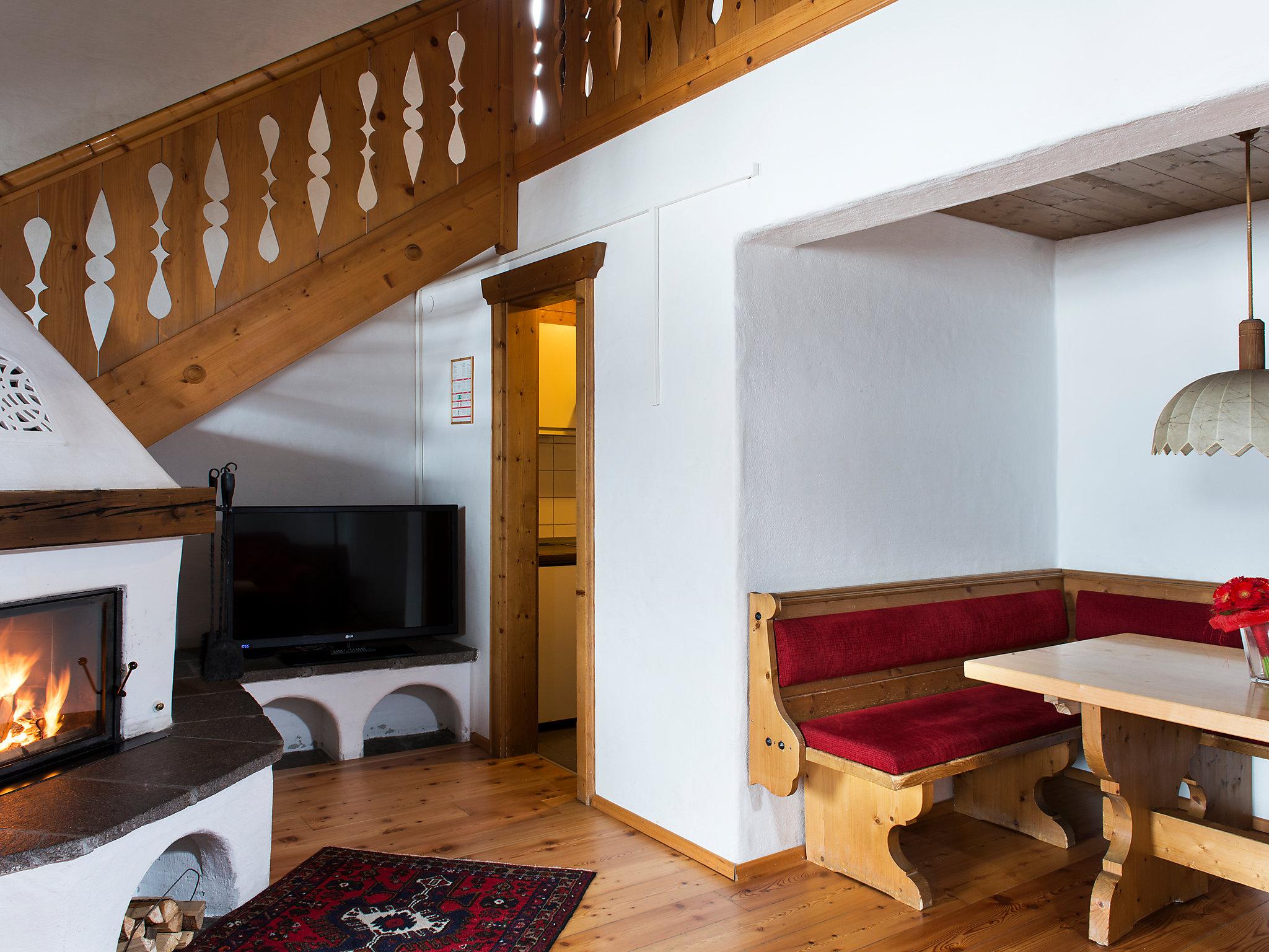 Photo 4 - 3 bedroom Apartment in Matrei in Osttirol with swimming pool and mountain view