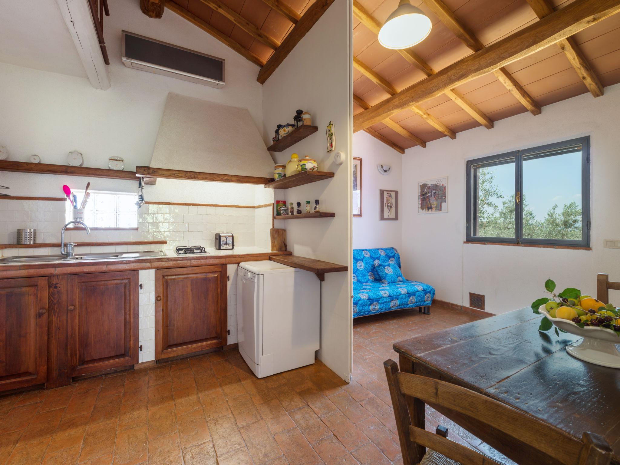 Photo 5 - 2 bedroom House in Scansano with private pool and garden