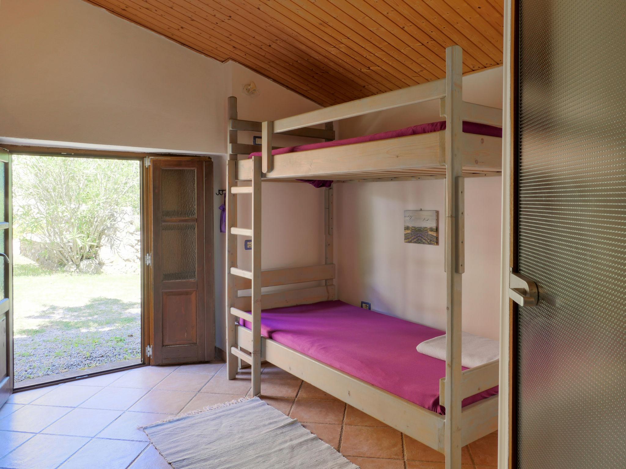 Foto 13 - Haus mit 1 Schlafzimmer in Montieri mit schwimmbad und garten
