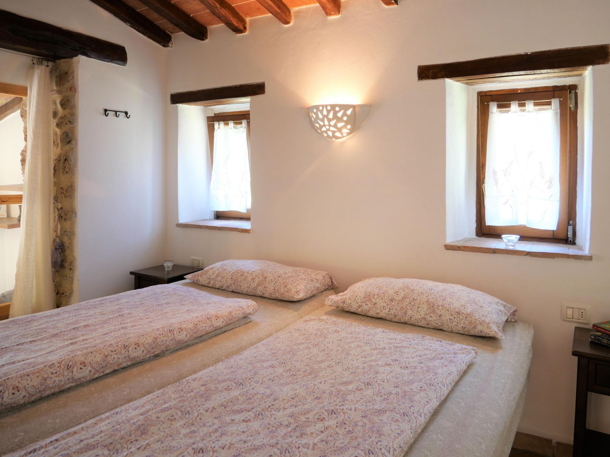 Photo 10 - 1 bedroom House in Montieri with swimming pool and garden