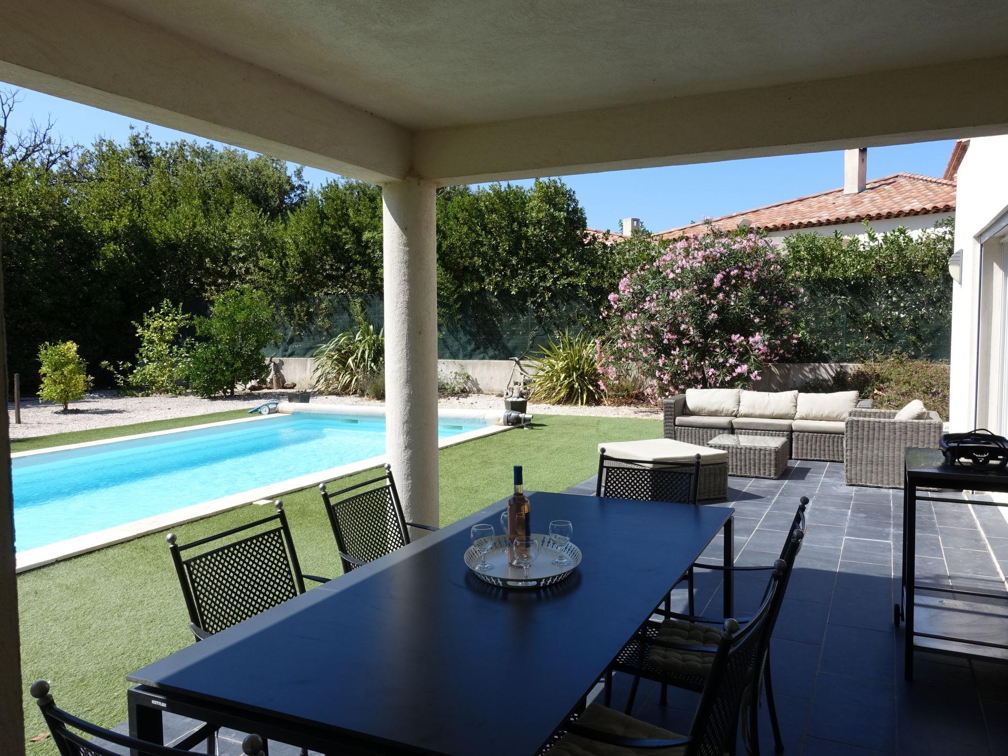 Photo 3 - 4 bedroom House in Bormes-les-Mimosas with private pool and sea view