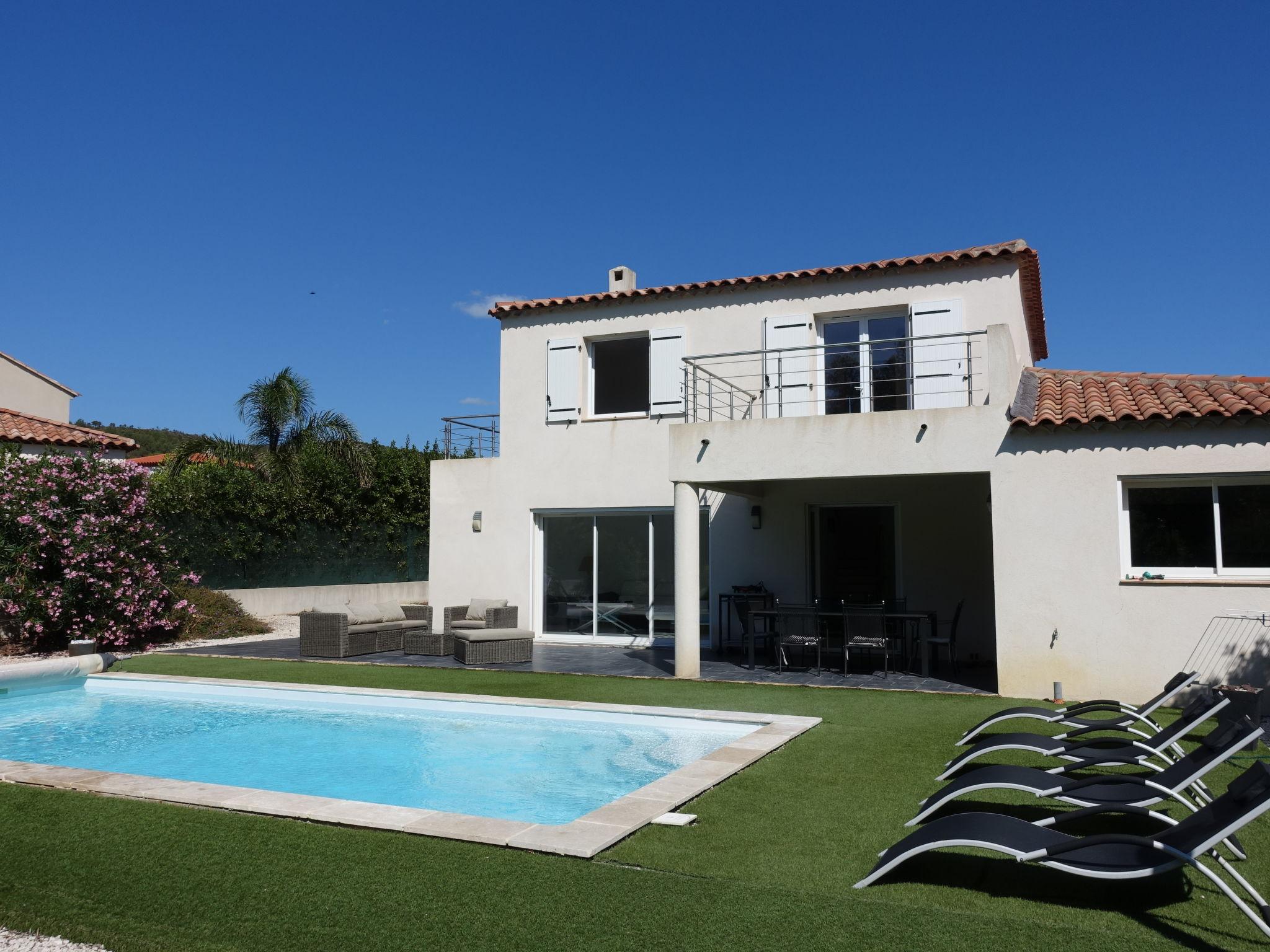 Foto 1 - Casa con 4 camere da letto a Bormes-les-Mimosas con piscina privata e vista mare