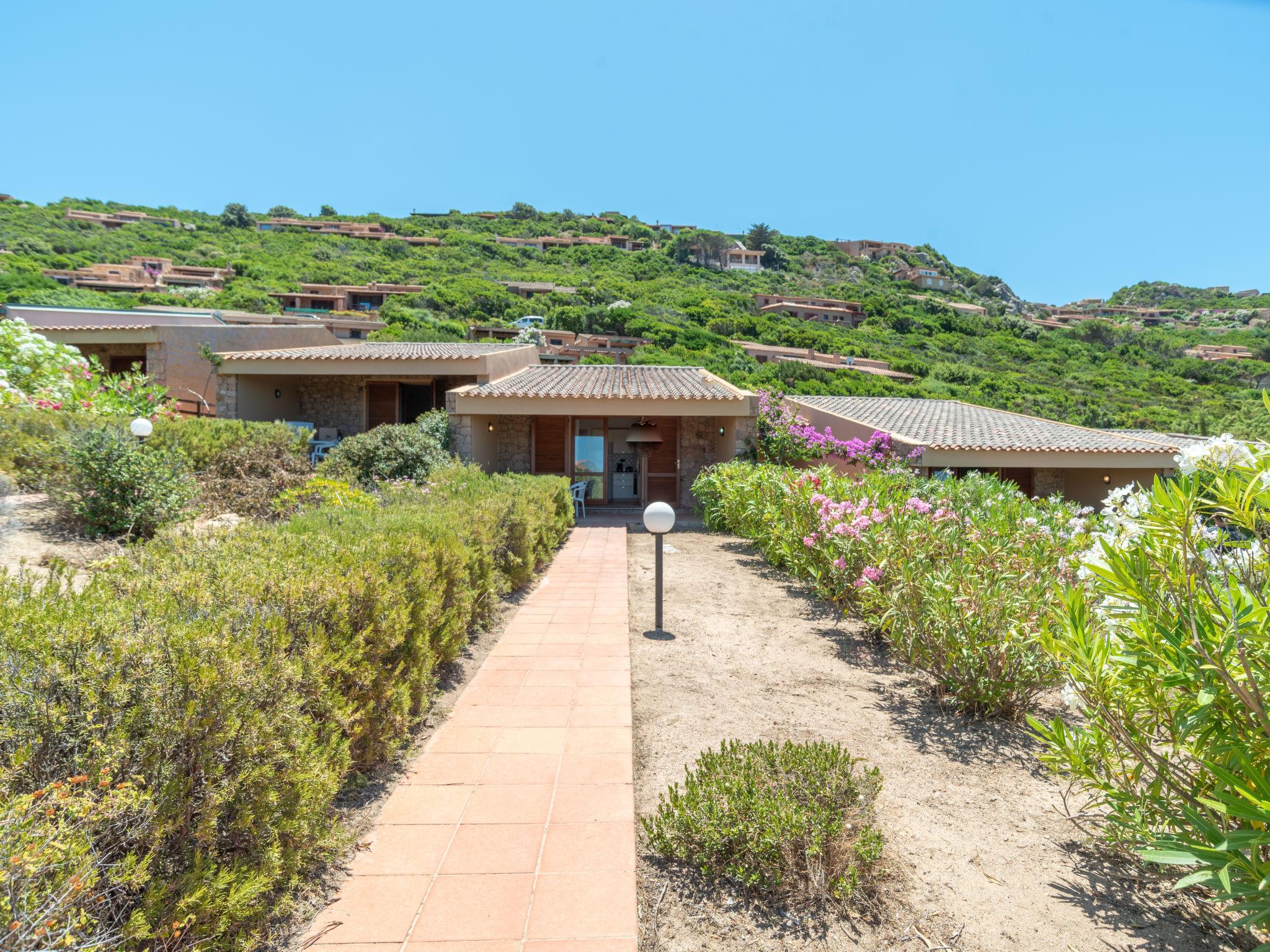 Foto 5 - Haus mit 2 Schlafzimmern in Trinità d'Agultu e Vignola mit garten und blick aufs meer