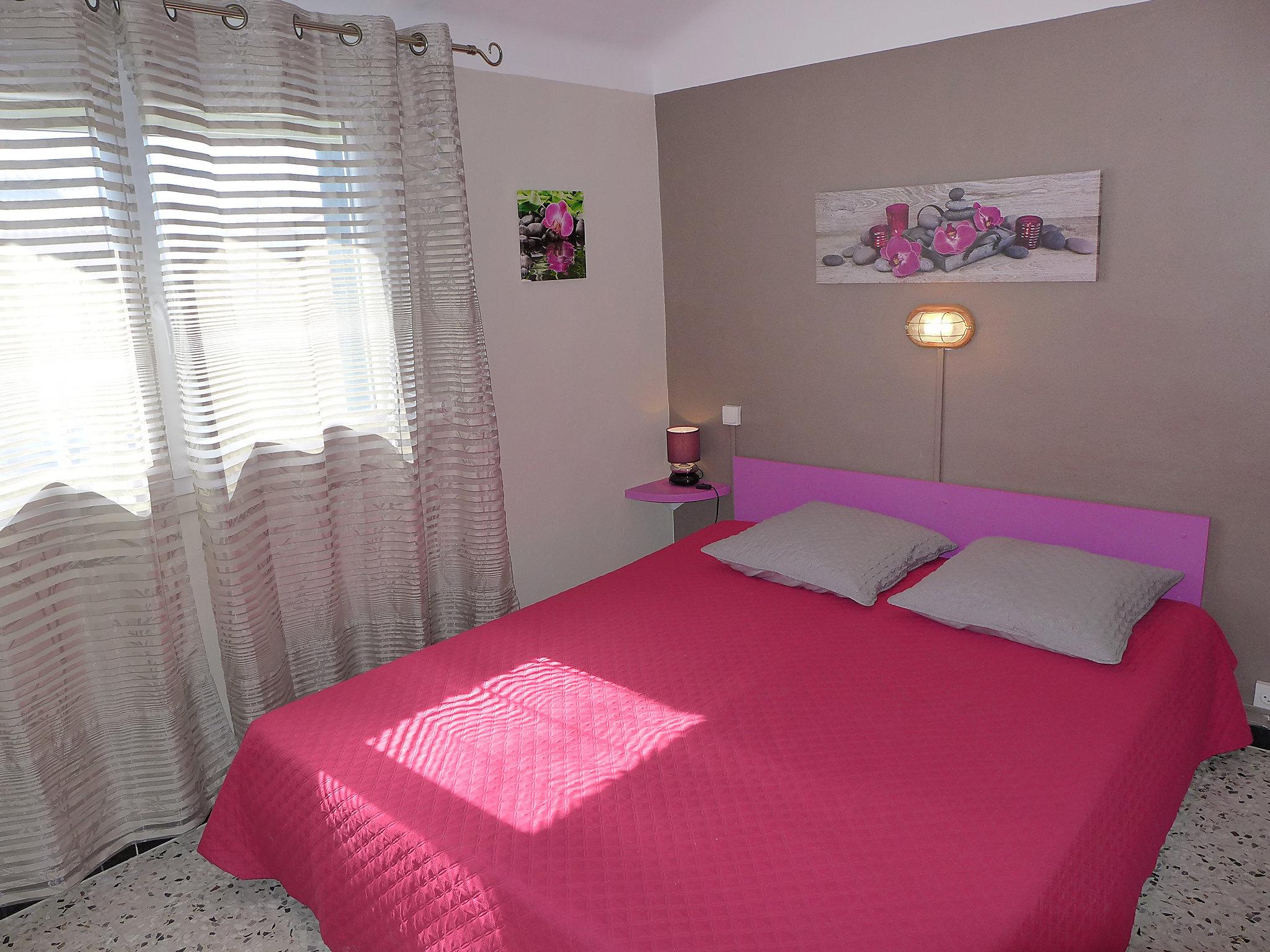 Photo 5 - 4 bedroom House in Narbonne with garden and terrace