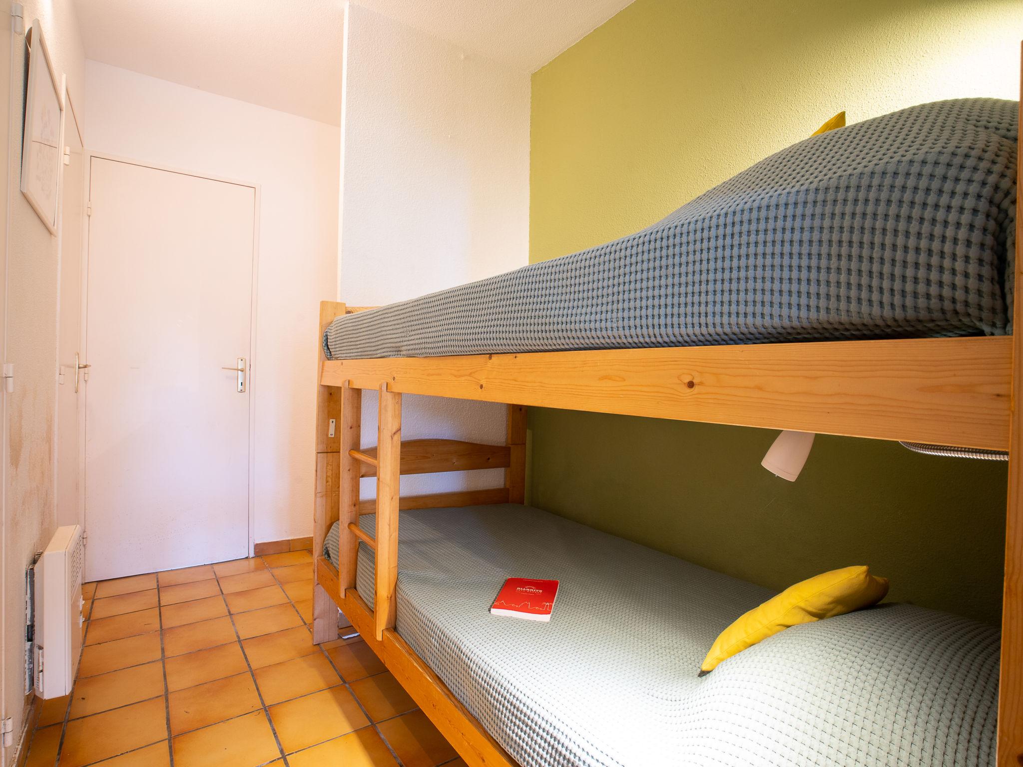 Foto 12 - Appartamento con 2 camere da letto a Biarritz con piscina e vista mare