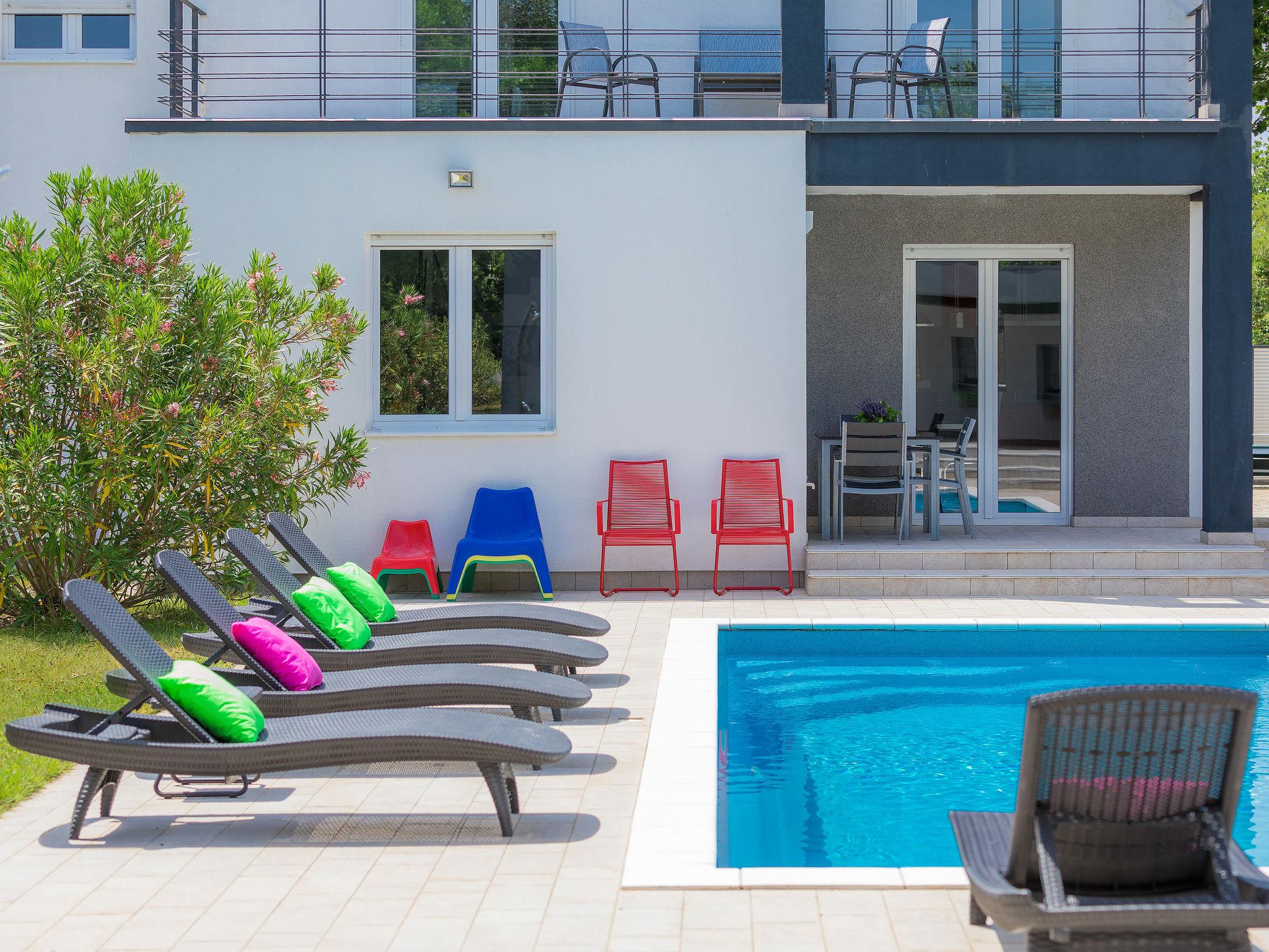 Foto 22 - Casa de 3 habitaciones en Ližnjan con piscina privada y vistas al mar