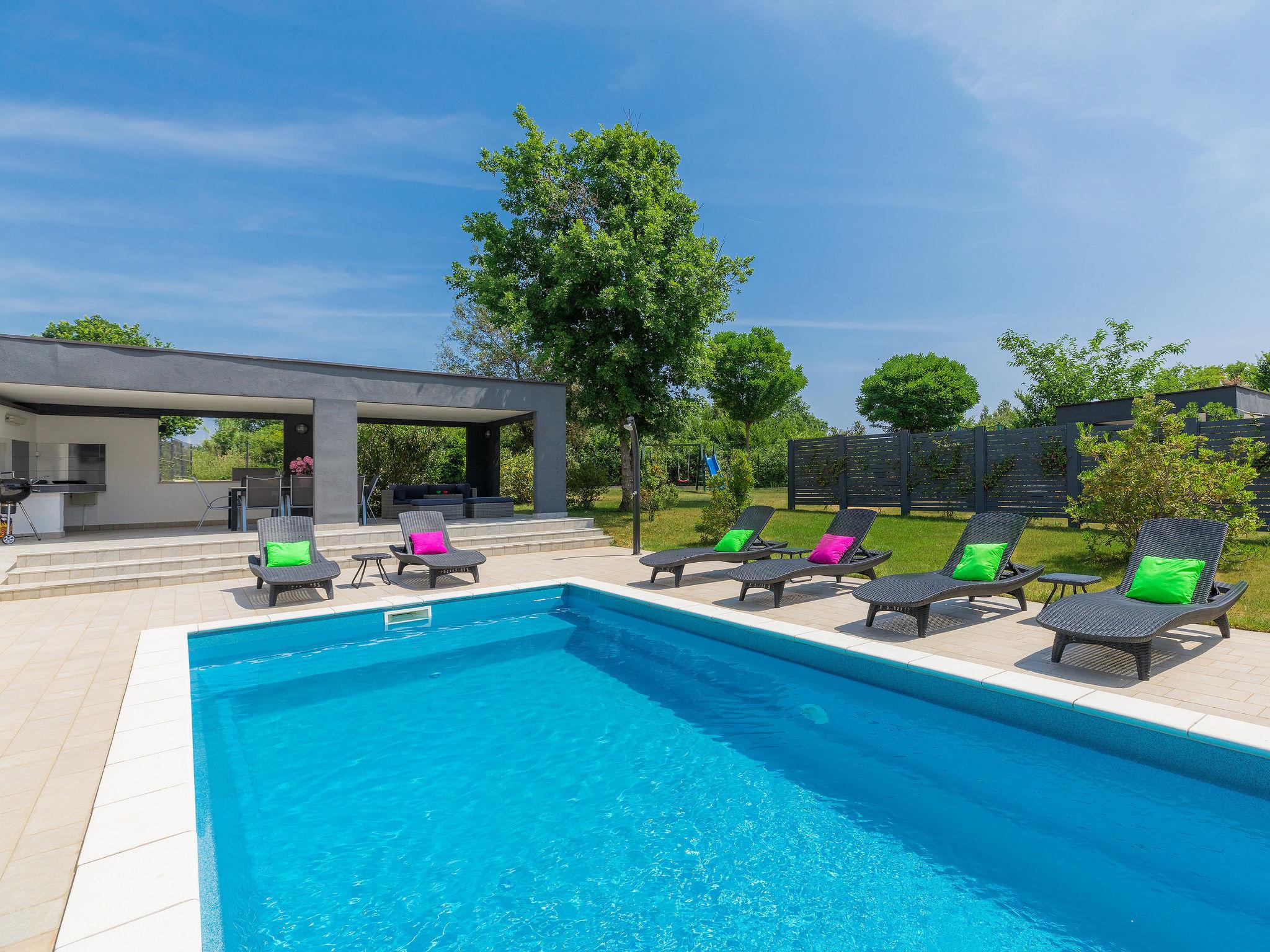 Foto 1 - Casa de 3 quartos em Ližnjan com piscina privada e vistas do mar