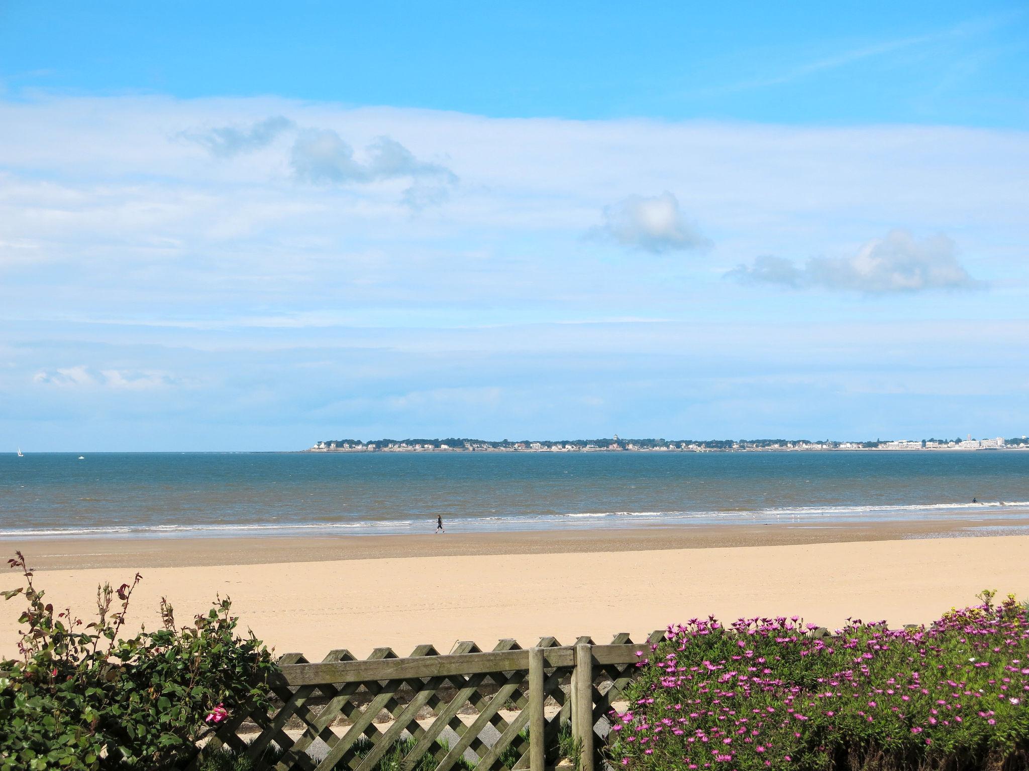 Foto 26 - Apartment mit 1 Schlafzimmer in La Baule-Escoublac mit blick aufs meer