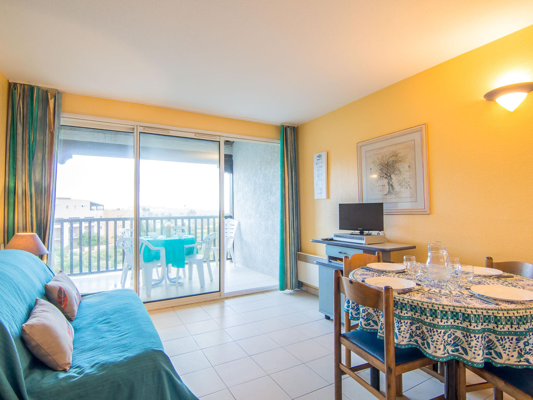 Photo 1 - 1 bedroom Apartment in Cogolin with swimming pool and sea view