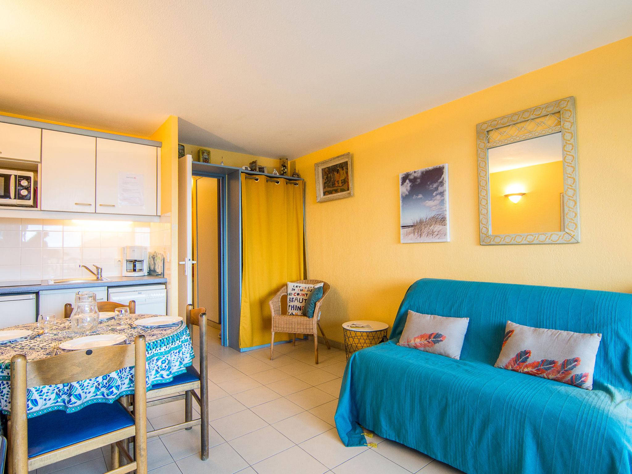 Foto 8 - Apartamento de 1 habitación en Cogolin con piscina y vistas al mar