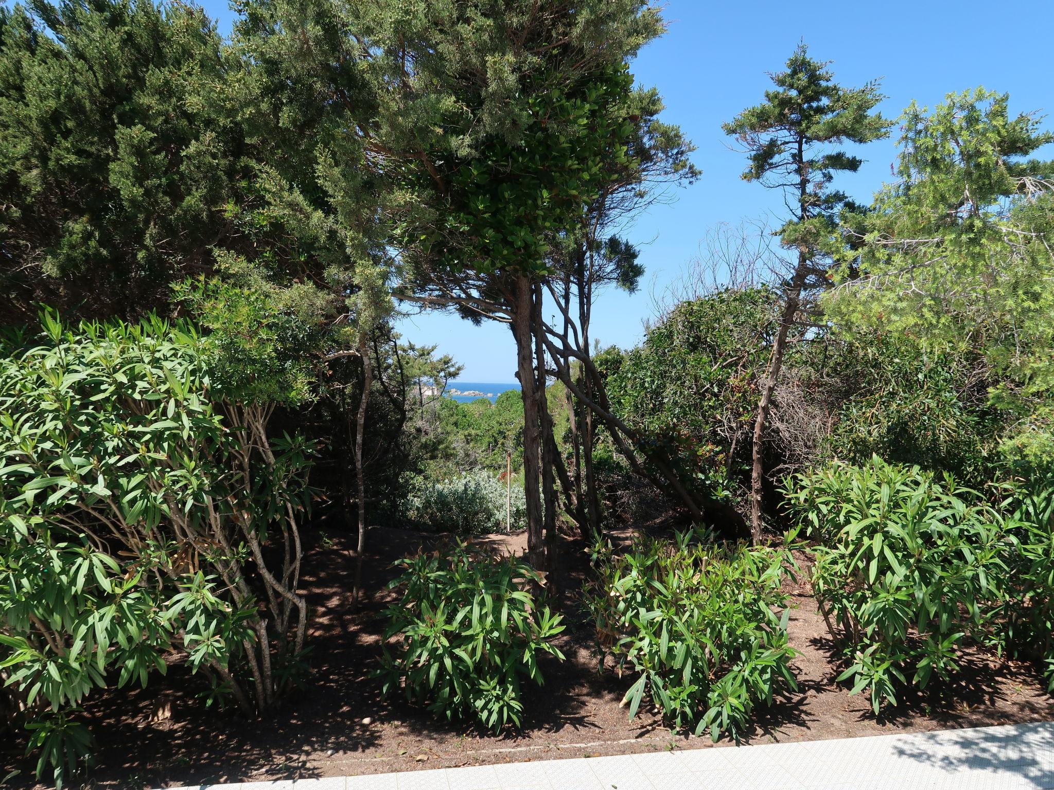 Photo 23 - Maison de 4 chambres à Aglientu avec jardin et vues à la mer