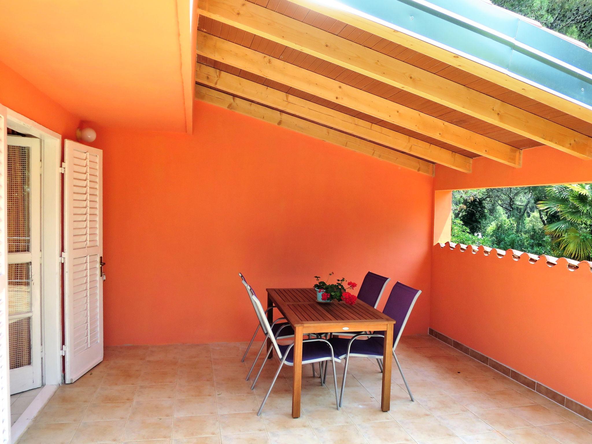 Foto 6 - Apartamento de 1 quarto em Rovinj com jardim e terraço