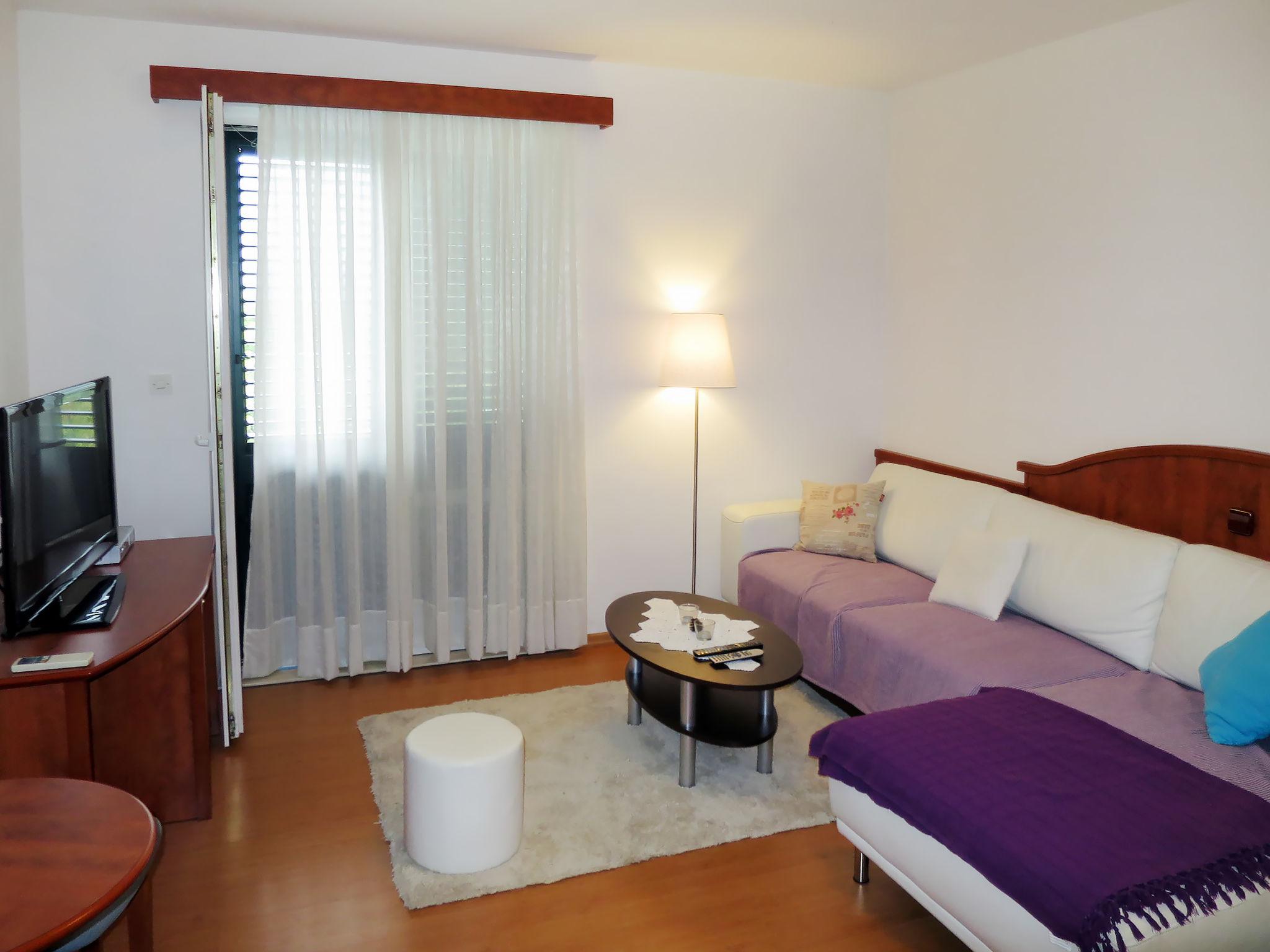 Foto 6 - Appartamento con 2 camere da letto a Ston con piscina e vista mare