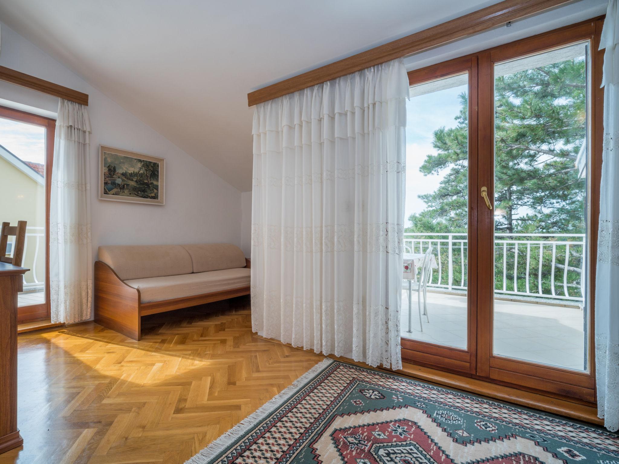 Foto 6 - Appartamento con 2 camere da letto a Crikvenica con piscina e vista mare